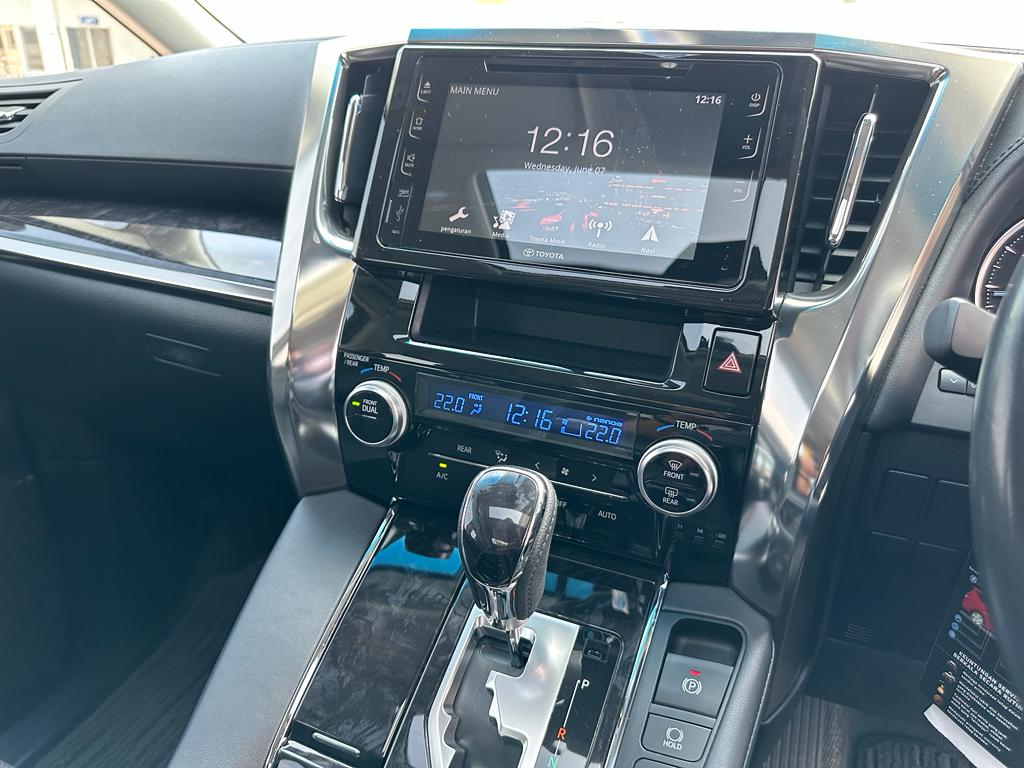 2018 Toyota Vellfire 2.5 G A/T 2018 Toyota Vellfire 2.5 G A/T