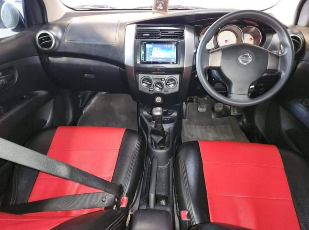 2013 Nissan Grand Livina 2013 Nissan Grand Livina