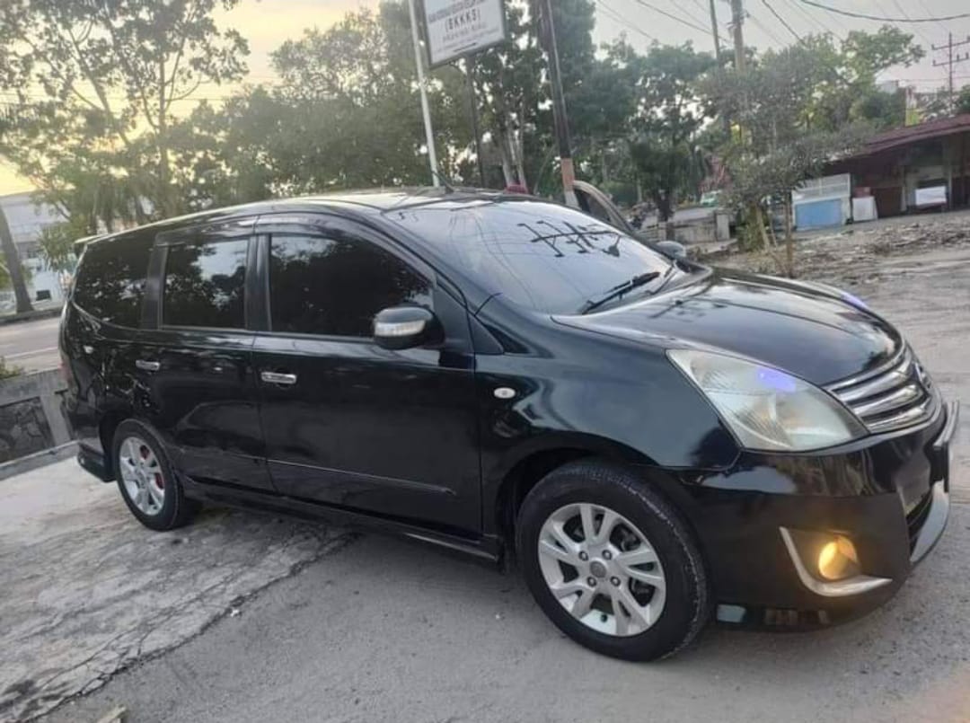 2013 Nissan Grand Livina 2013 Nissan Grand Livina