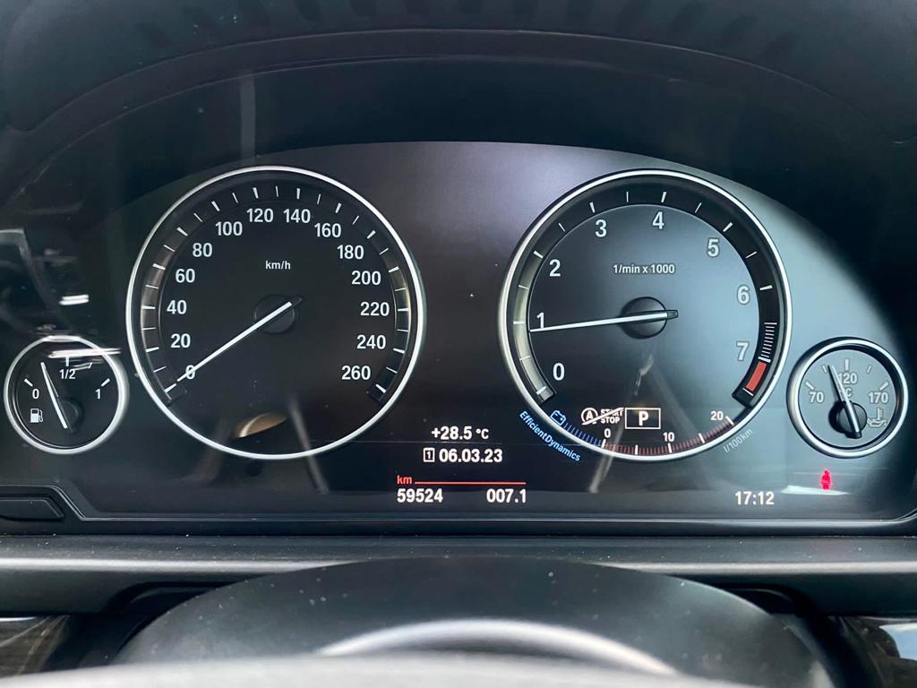 2014 BMW 5 Series Sedan  520i Luxury 2014 BMW 5 Series Sedan  520i Luxury