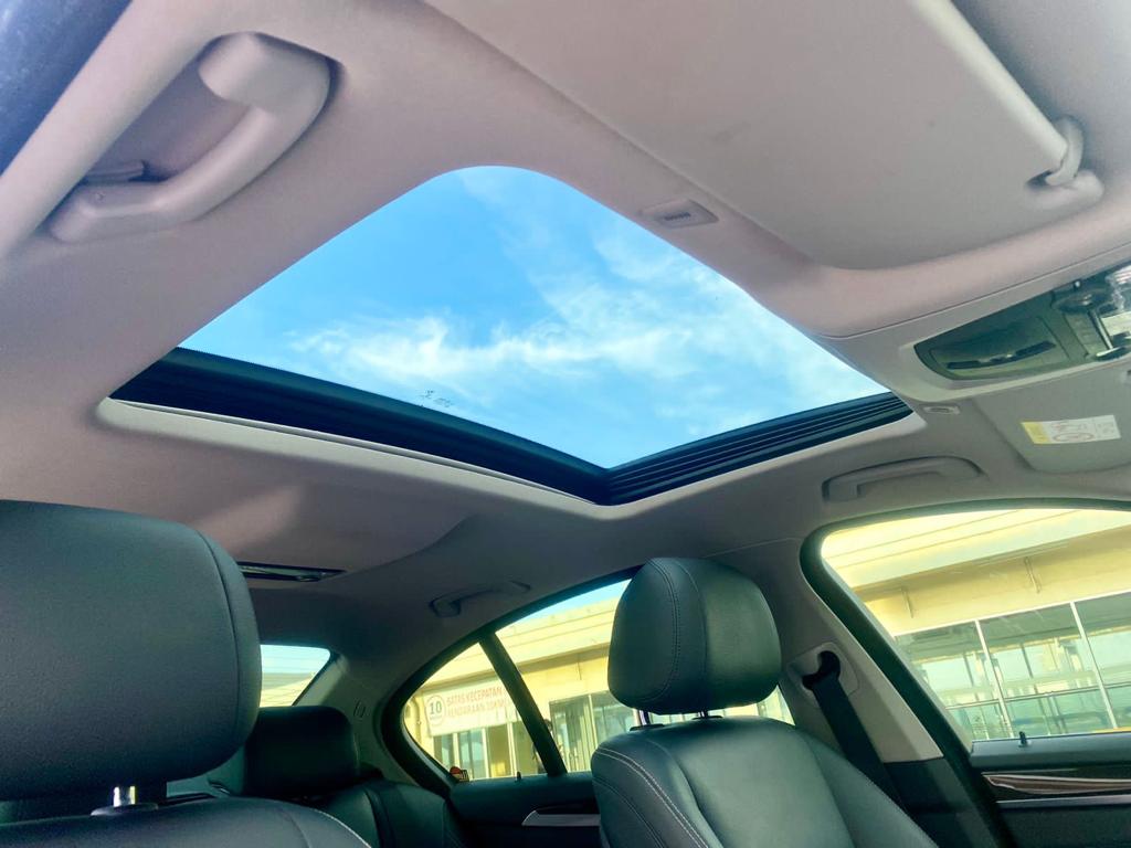 2014 BMW 5 Series Sedan  520i Luxury 2014 BMW 5 Series Sedan  520i Luxury