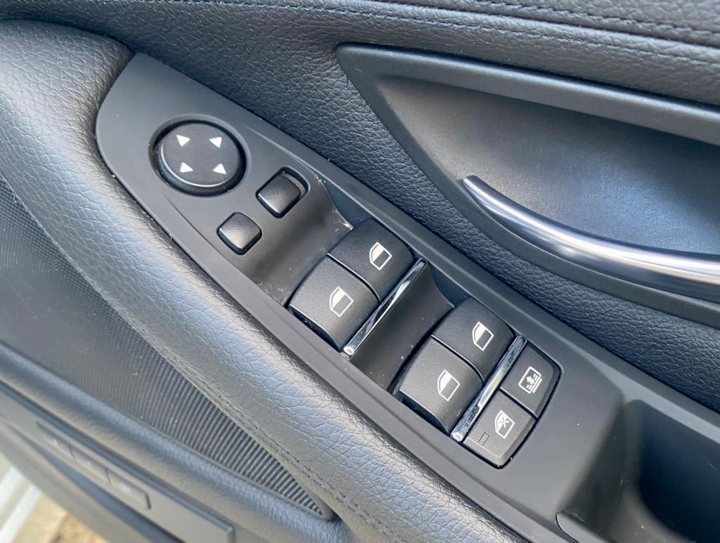 2014 BMW 5 Series Sedan  520i Luxury 2014 BMW 5 Series Sedan  520i Luxury