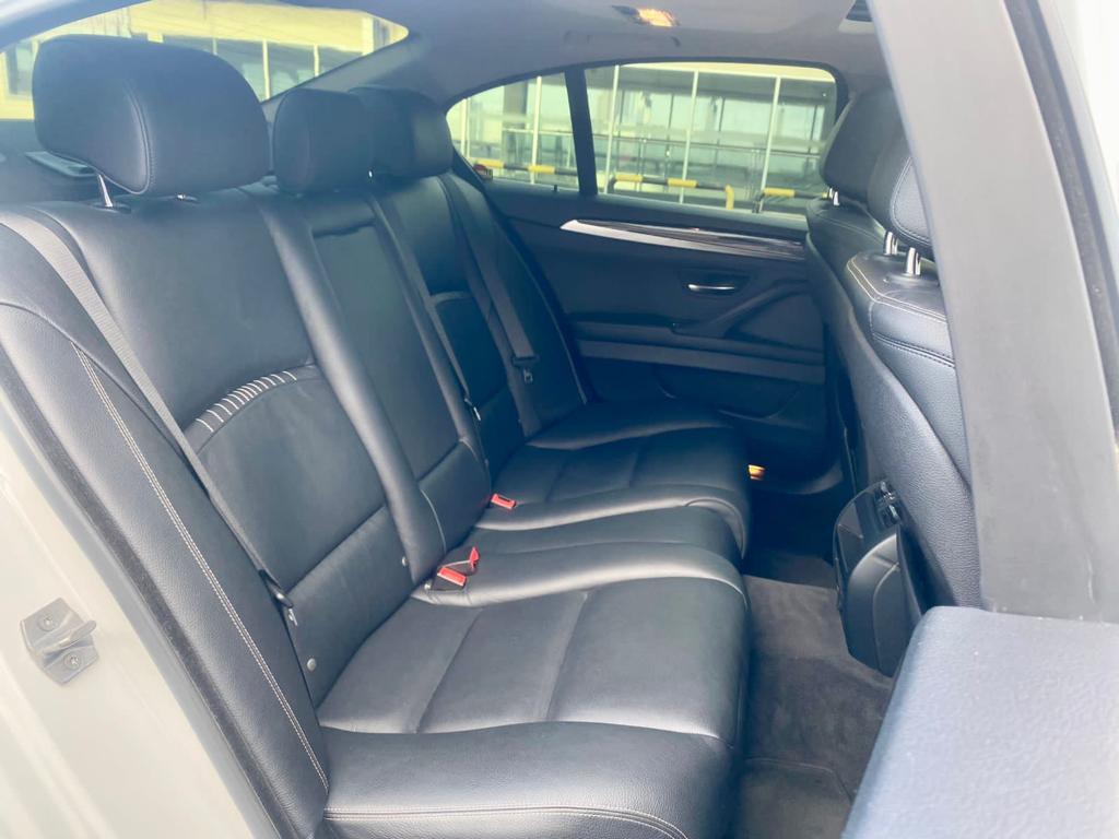 2014 BMW 5 Series Sedan  520i Luxury 2014 BMW 5 Series Sedan  520i Luxury