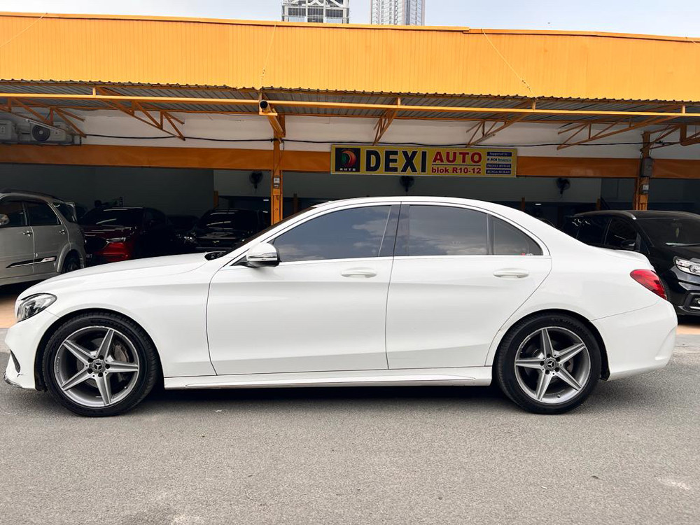 2017 Mercedes Benz C-Class Sedan 2017 Mercedes Benz C-Class Sedan