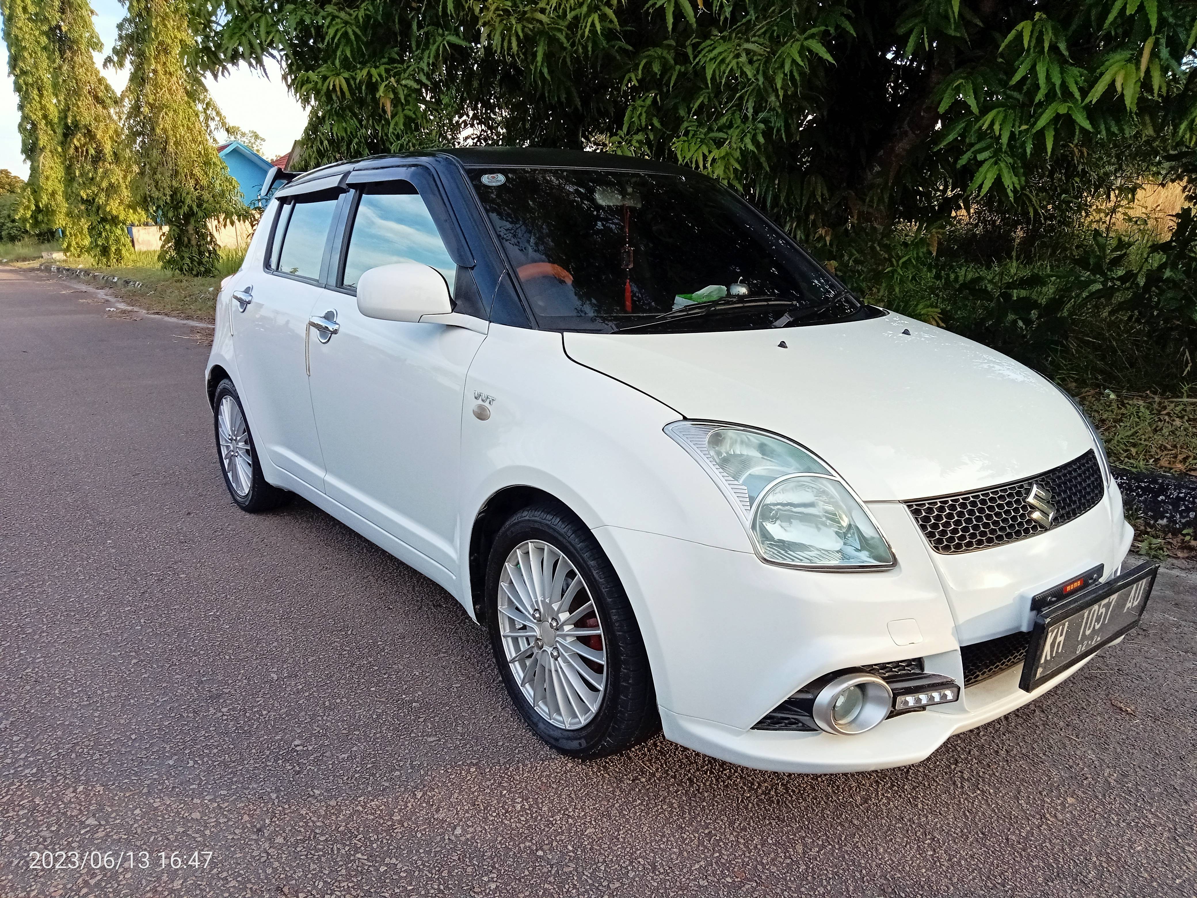 2011 Suzuki Swift 2011 Suzuki Swift