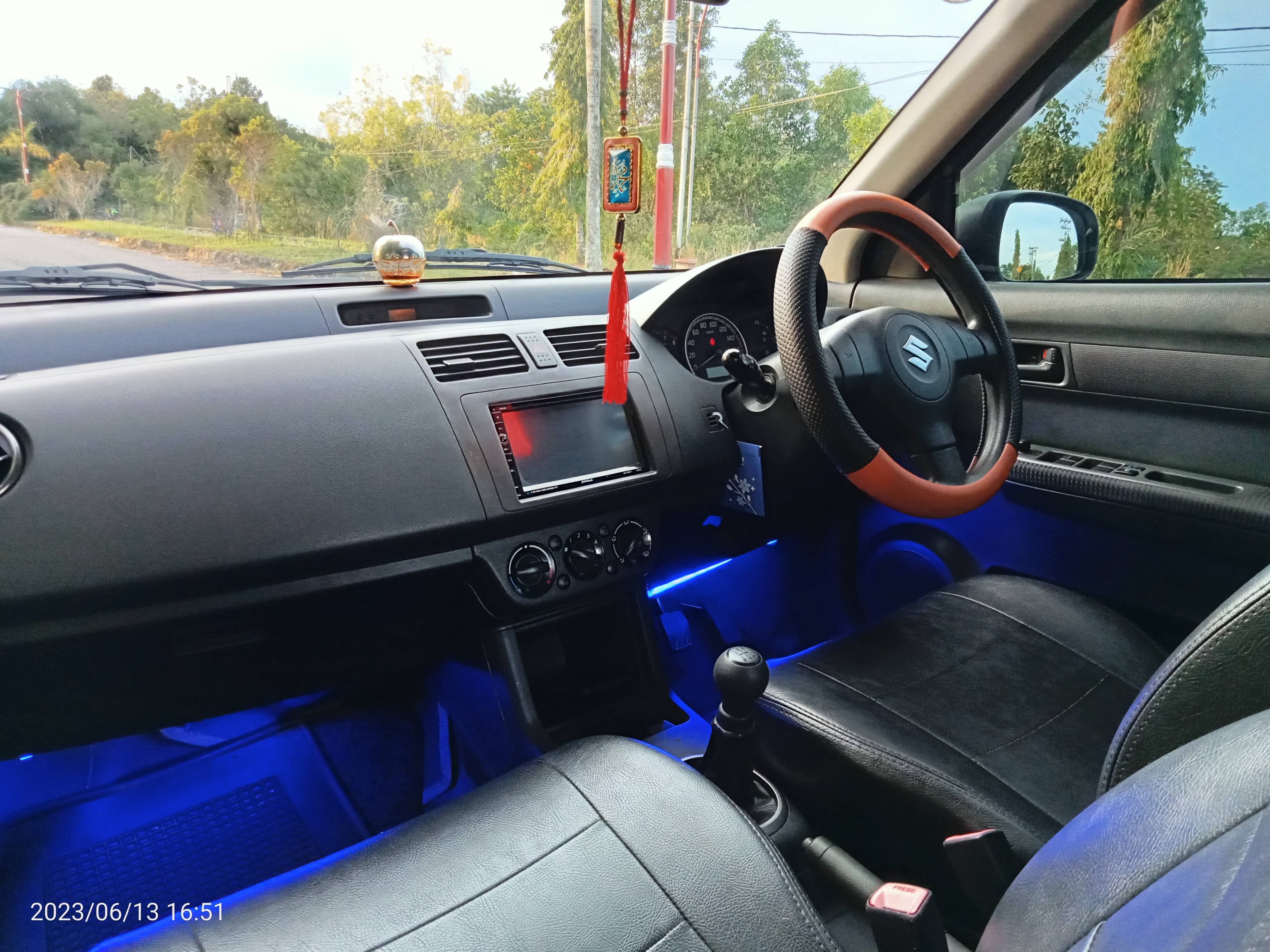 2011 Suzuki Swift 2011 Suzuki Swift