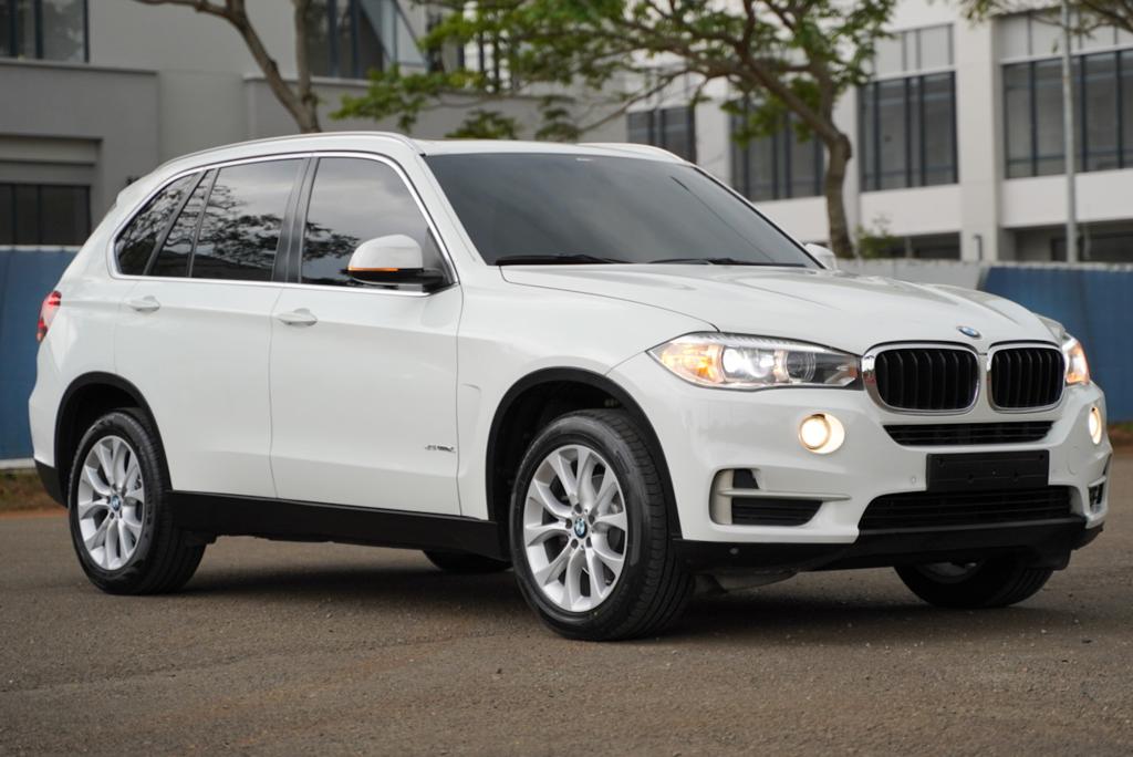 2015 BMW X5  xDrive25d Bekas 2015 BMW X5  xDrive25d Bekas