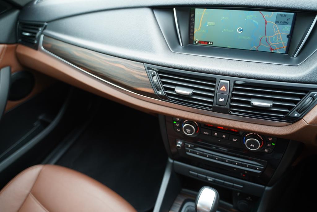 2015 BMW X1  sDrive18i xLine 2015 BMW X1  sDrive18i xLine