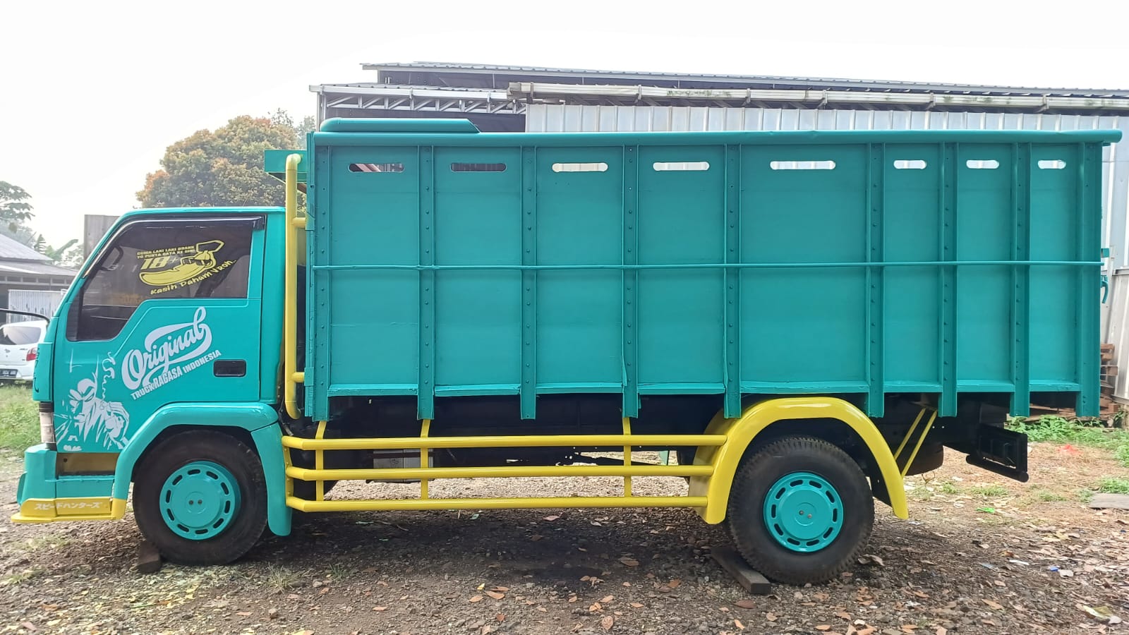 2004 Mitsubishi Colt L300 DIESEL 2.5 PU FLAT DECK 2004 Mitsubishi Colt L300 DIESEL 2.5 PU FLAT DECK