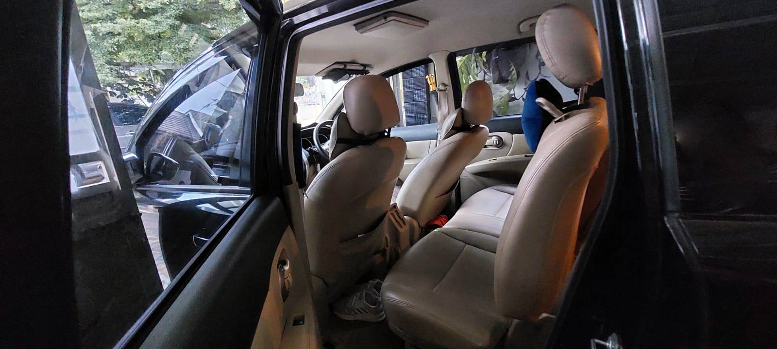 2015 Nissan Grand Livina  1.5 XV MT 2015 Nissan Grand Livina  1.5 XV MT