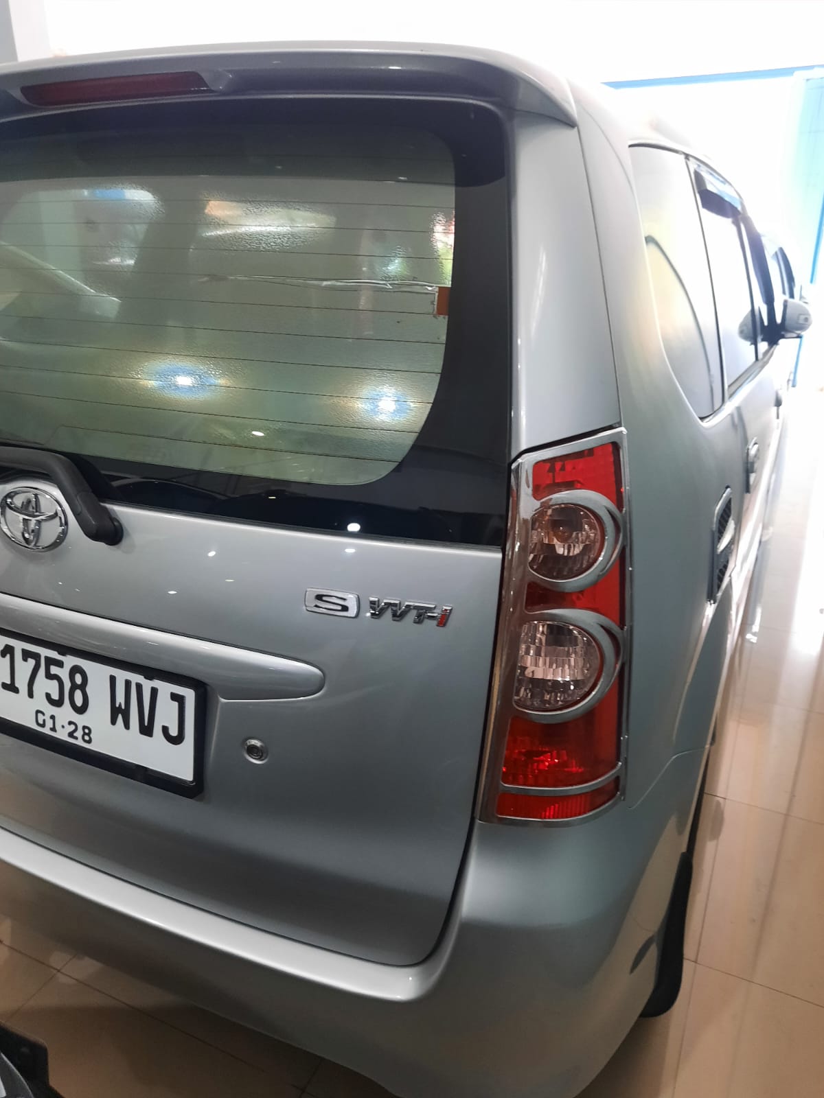 2004 Toyota Avanza VVTI S 1.5L AT 2004 Toyota Avanza VVTI S 1.5L AT