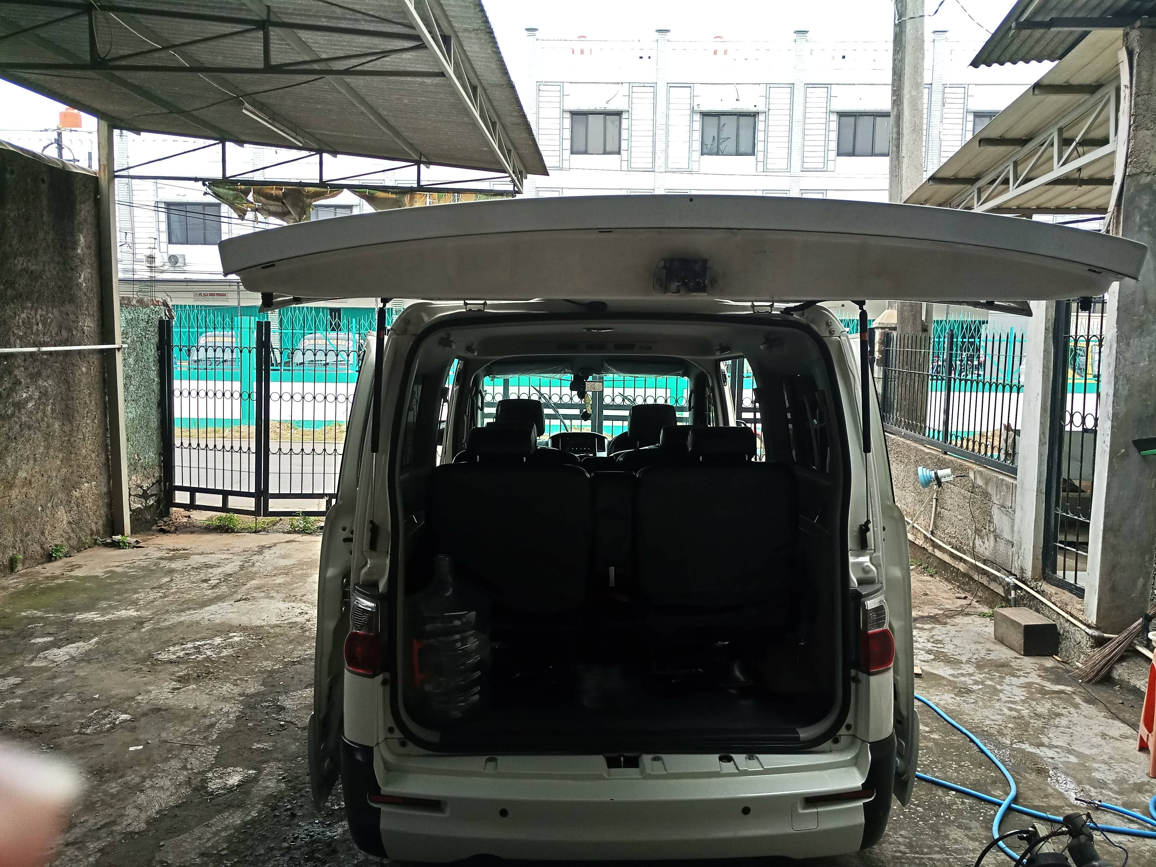 2015 Daihatsu Luxio 1.5L X MT ABS STD 2015 Daihatsu Luxio 1.5L X MT ABS STD