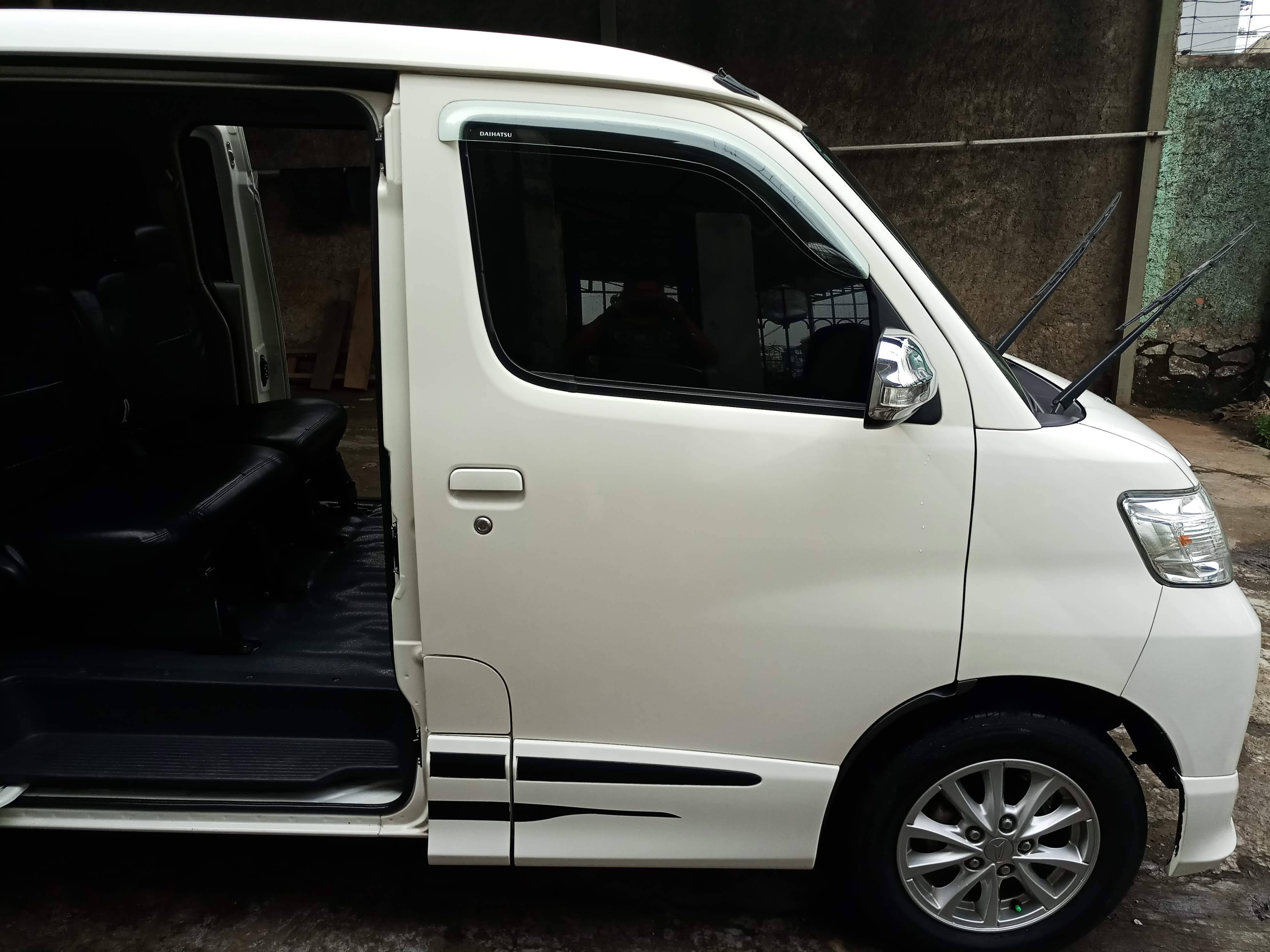 2015 Daihatsu Luxio 1.5L X MT ABS STD 2015 Daihatsu Luxio 1.5L X MT ABS STD