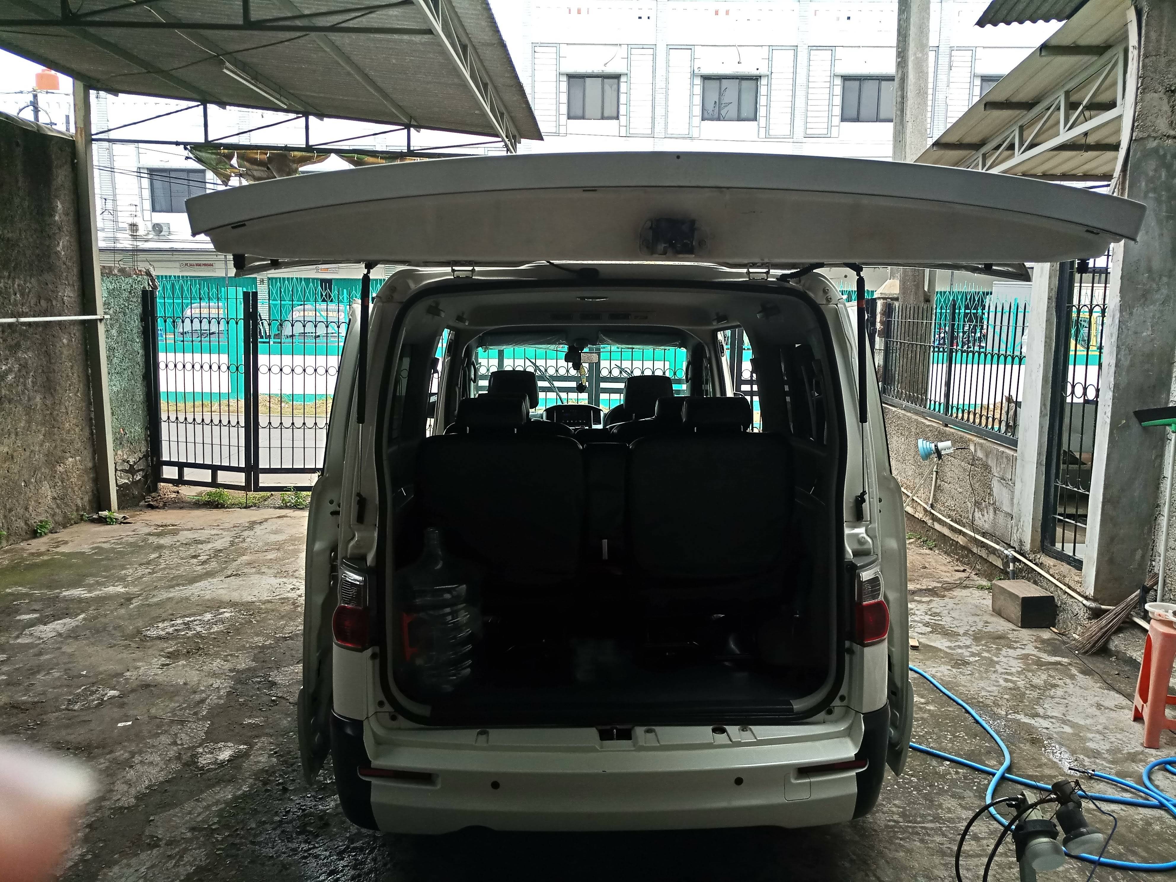 2015 Daihatsu Luxio 1.5L X MT ABS STD 2015 Daihatsu Luxio 1.5L X MT ABS STD