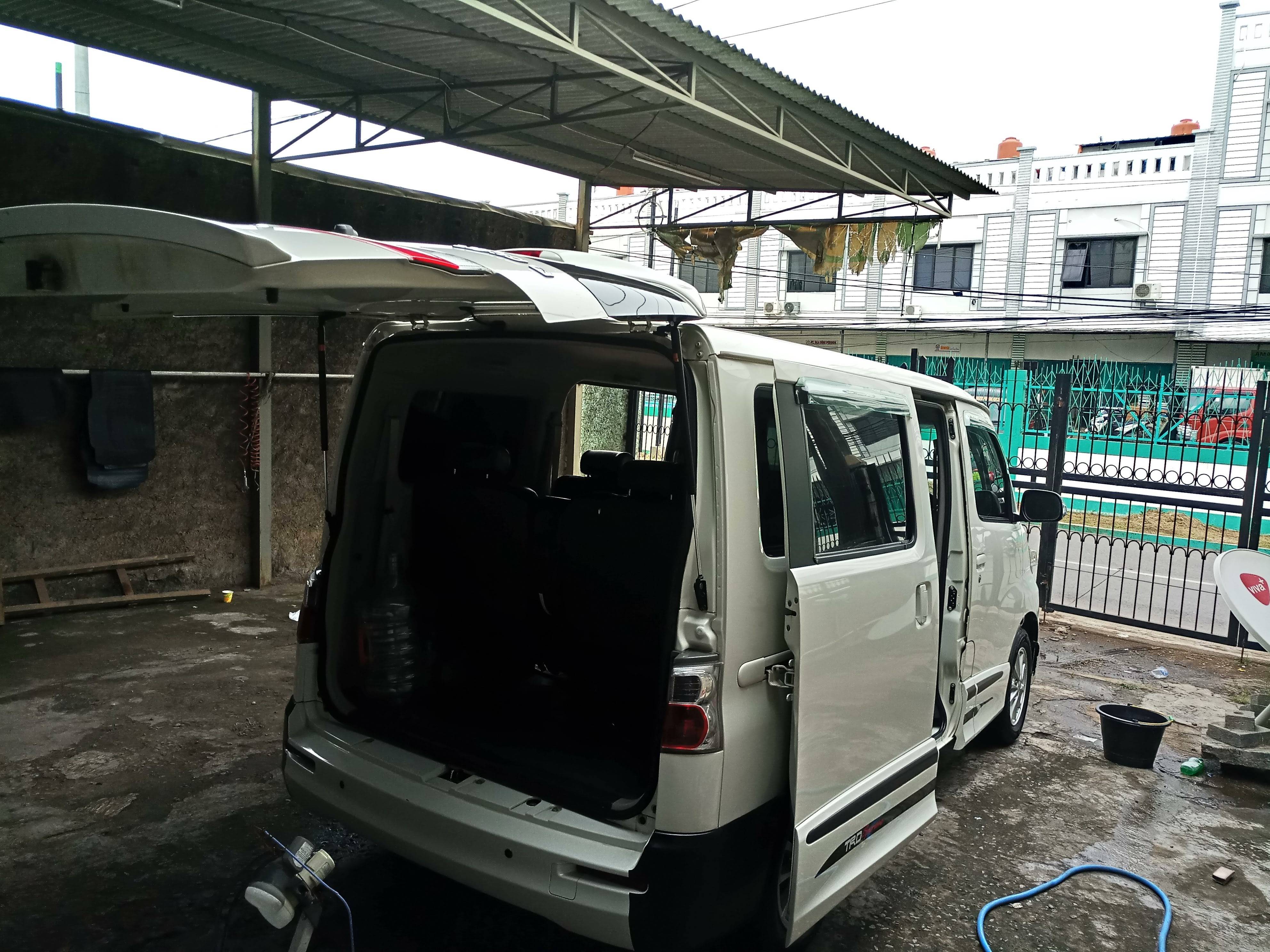 2015 Daihatsu Luxio 1.5L X MT ABS STD 2015 Daihatsu Luxio 1.5L X MT ABS STD