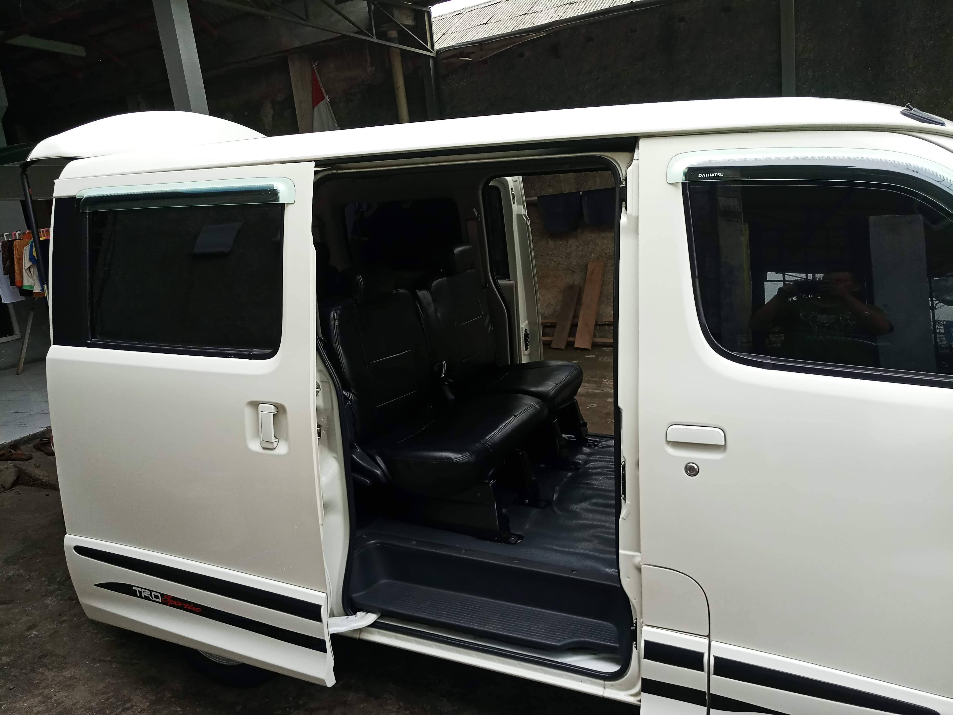 2015 Daihatsu Luxio 1.5L X MT ABS STD 2015 Daihatsu Luxio 1.5L X MT ABS STD