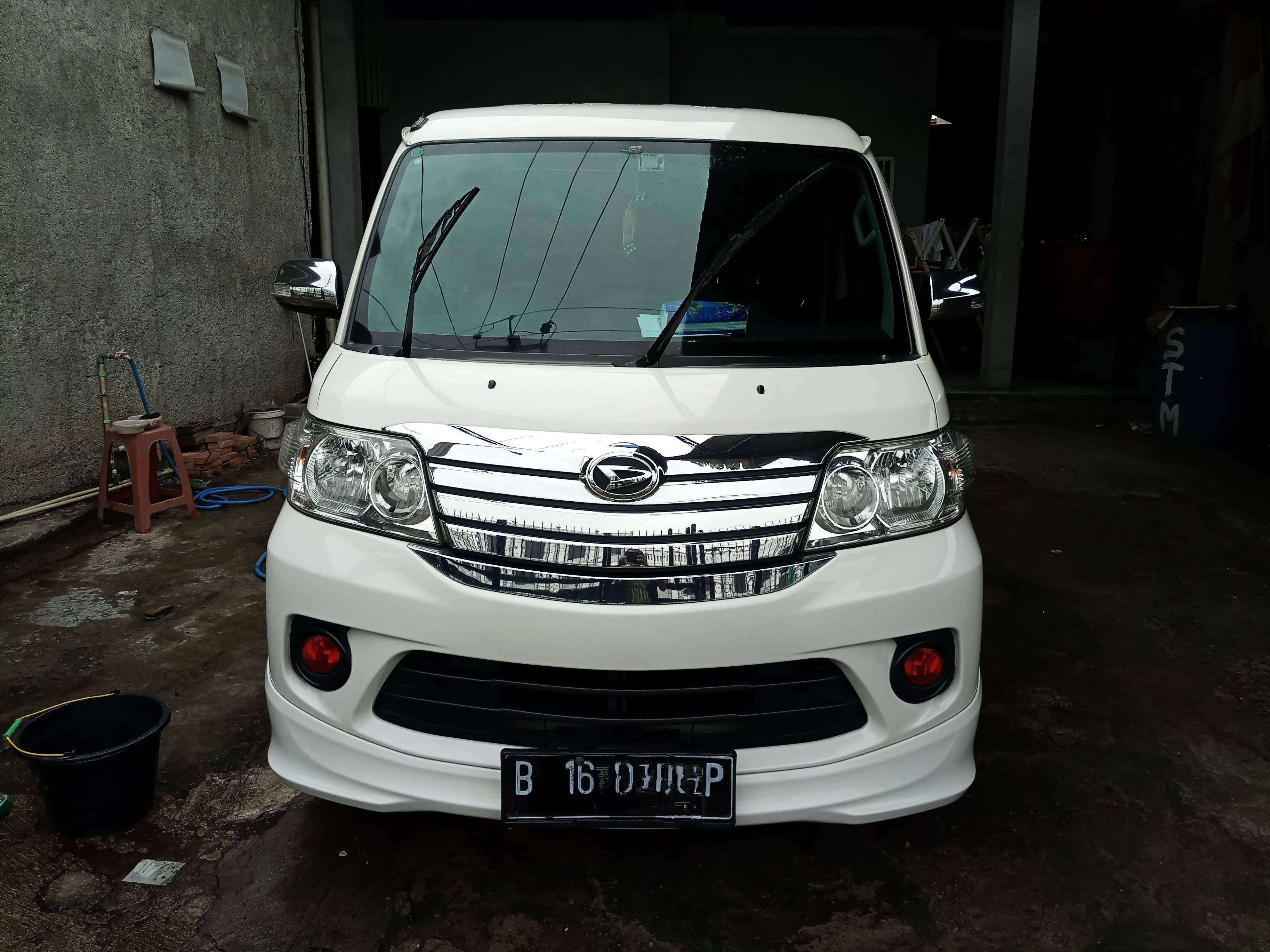 2015 Daihatsu Luxio 1.5L X MT ABS STD 2015 Daihatsu Luxio 1.5L X MT ABS STD