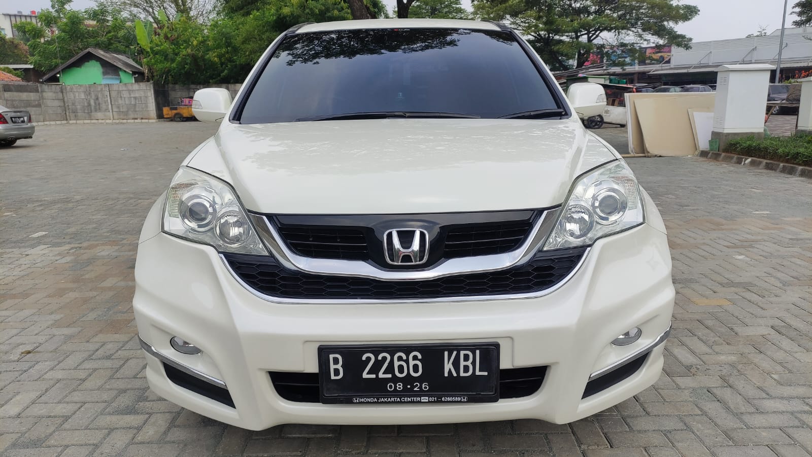 2011 Honda CRV  2.4 4X2 AUTOMATIC Bekas 2011 Honda CRV  2.4 4X2 AUTOMATIC Bekas