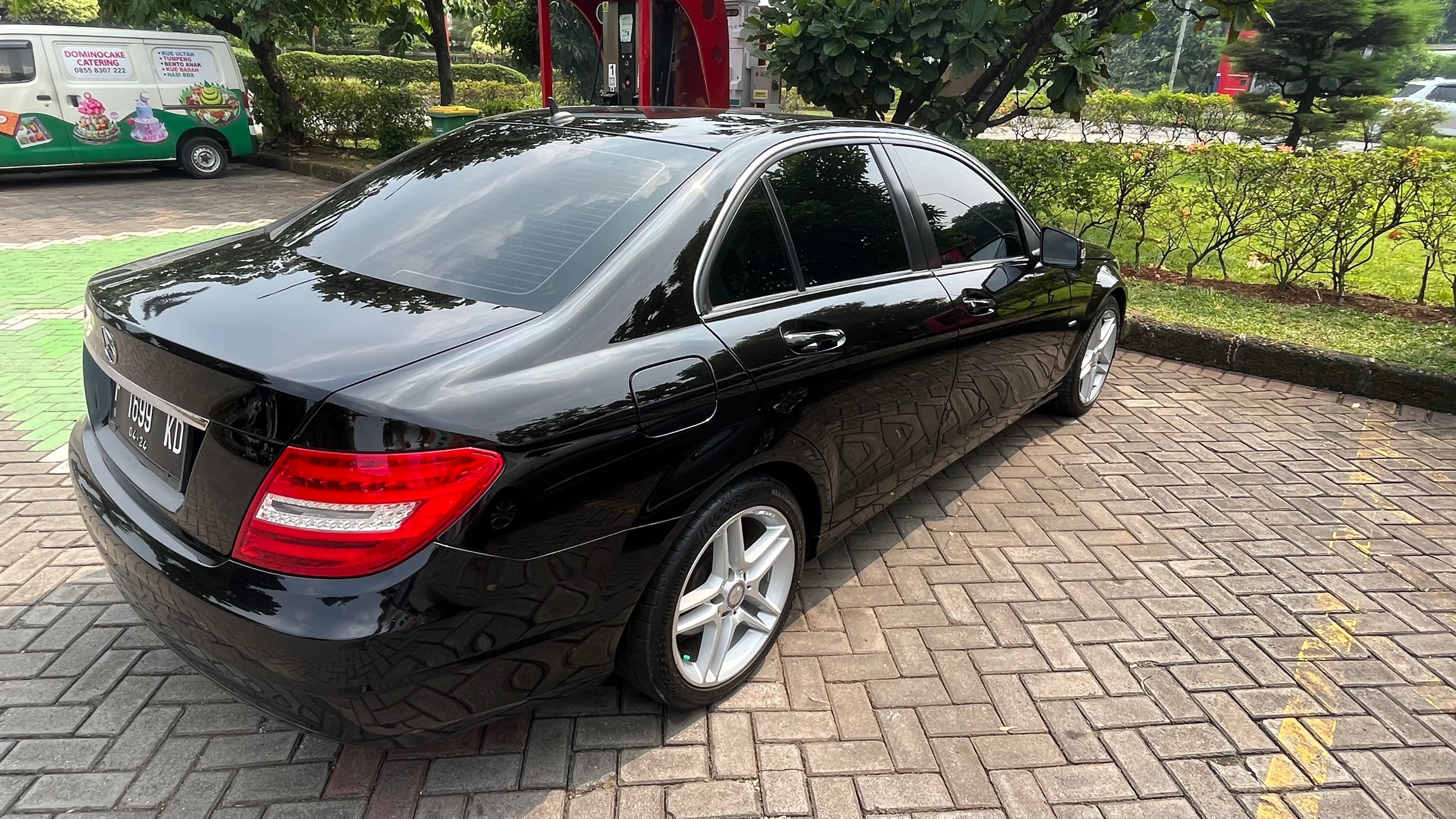 2011 Mercedes Benz C-Class  C 200 CGI CLASSIC 2011 Mercedes Benz C-Class  C 200 CGI CLASSIC