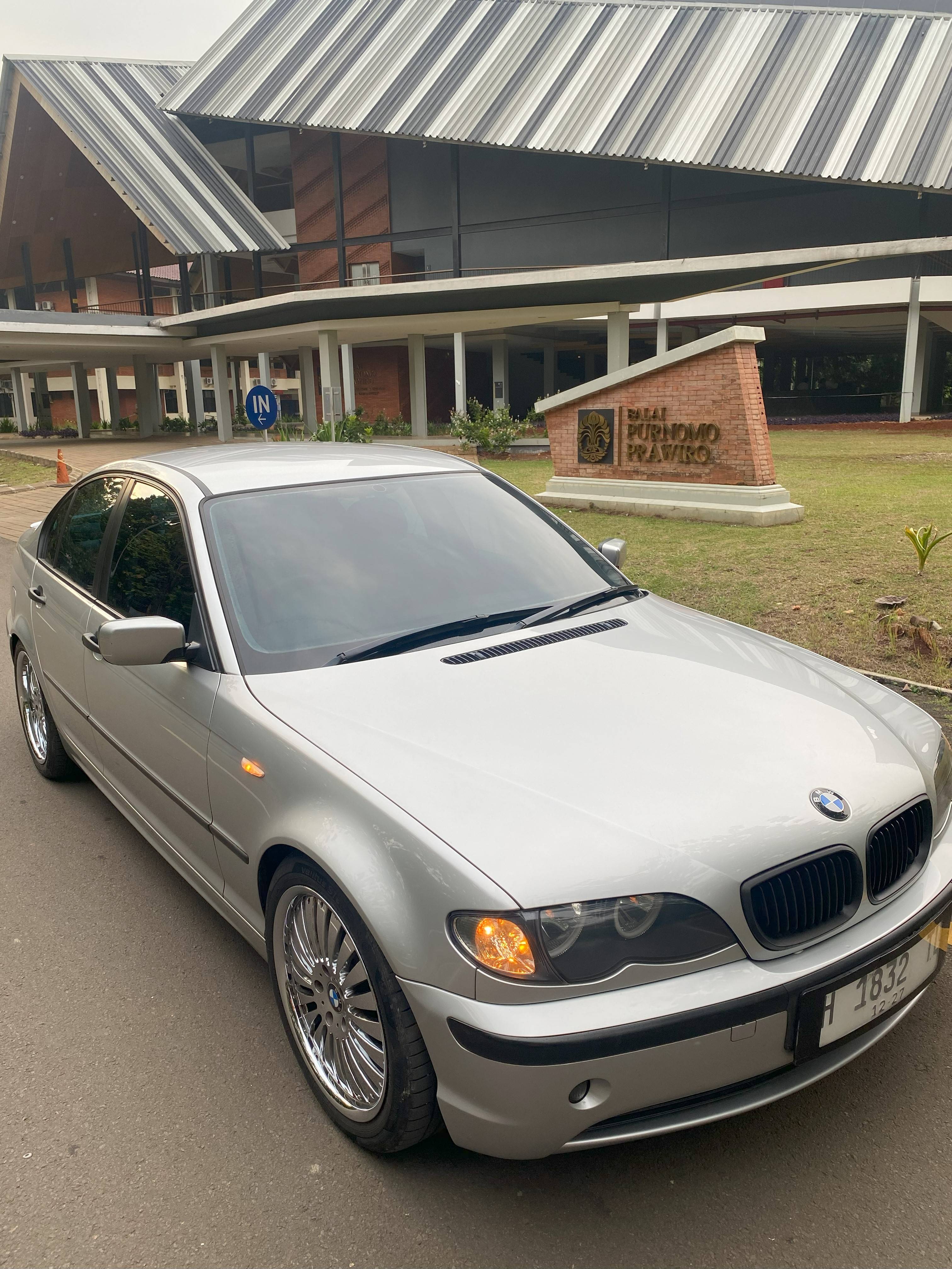 2003 BMW 3 Series Sedan  318iAt 2003 BMW 3 Series Sedan  318iAt