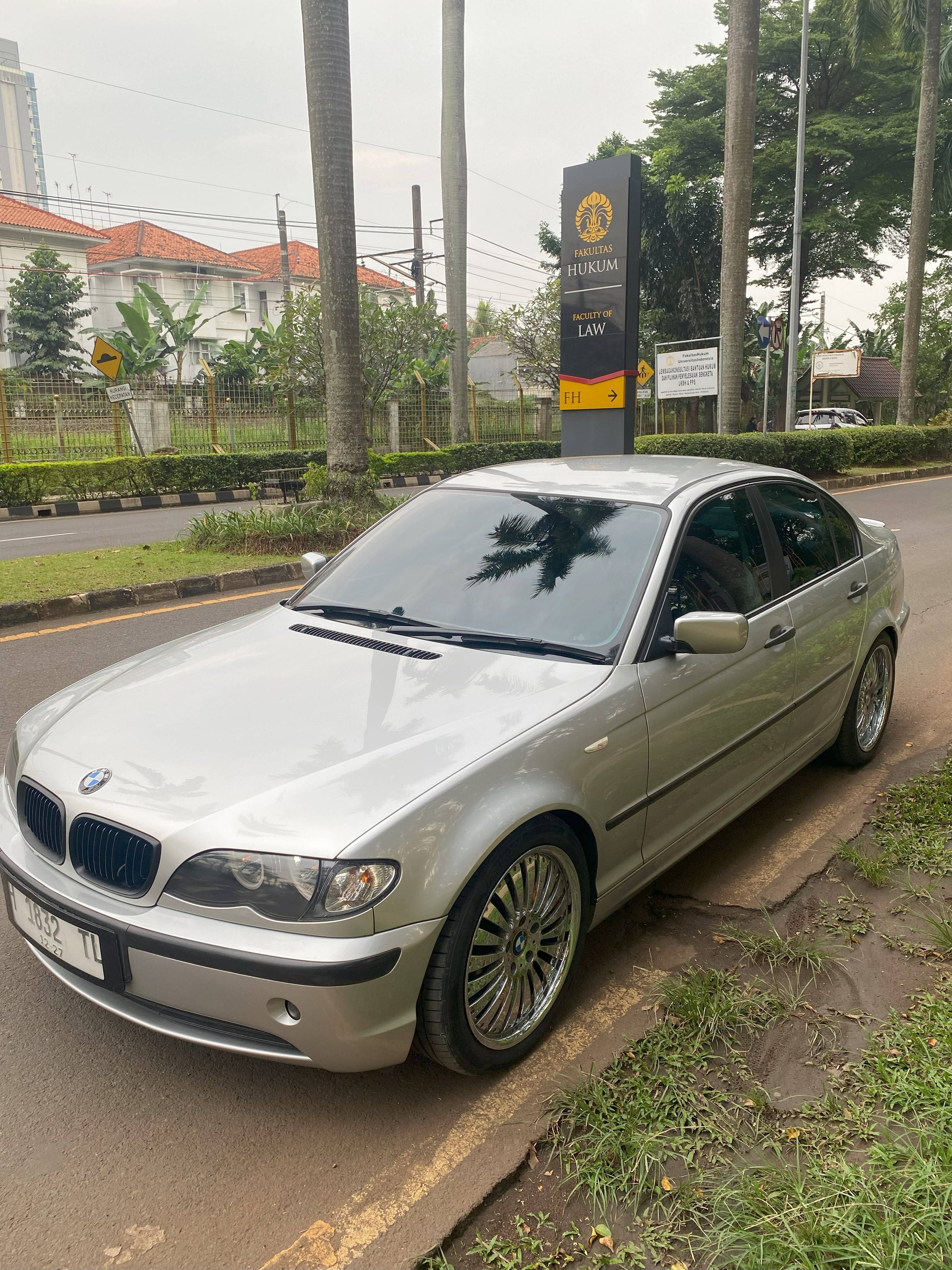 2003 BMW 3 Series Sedan  318iAt 2003 BMW 3 Series Sedan  318iAt