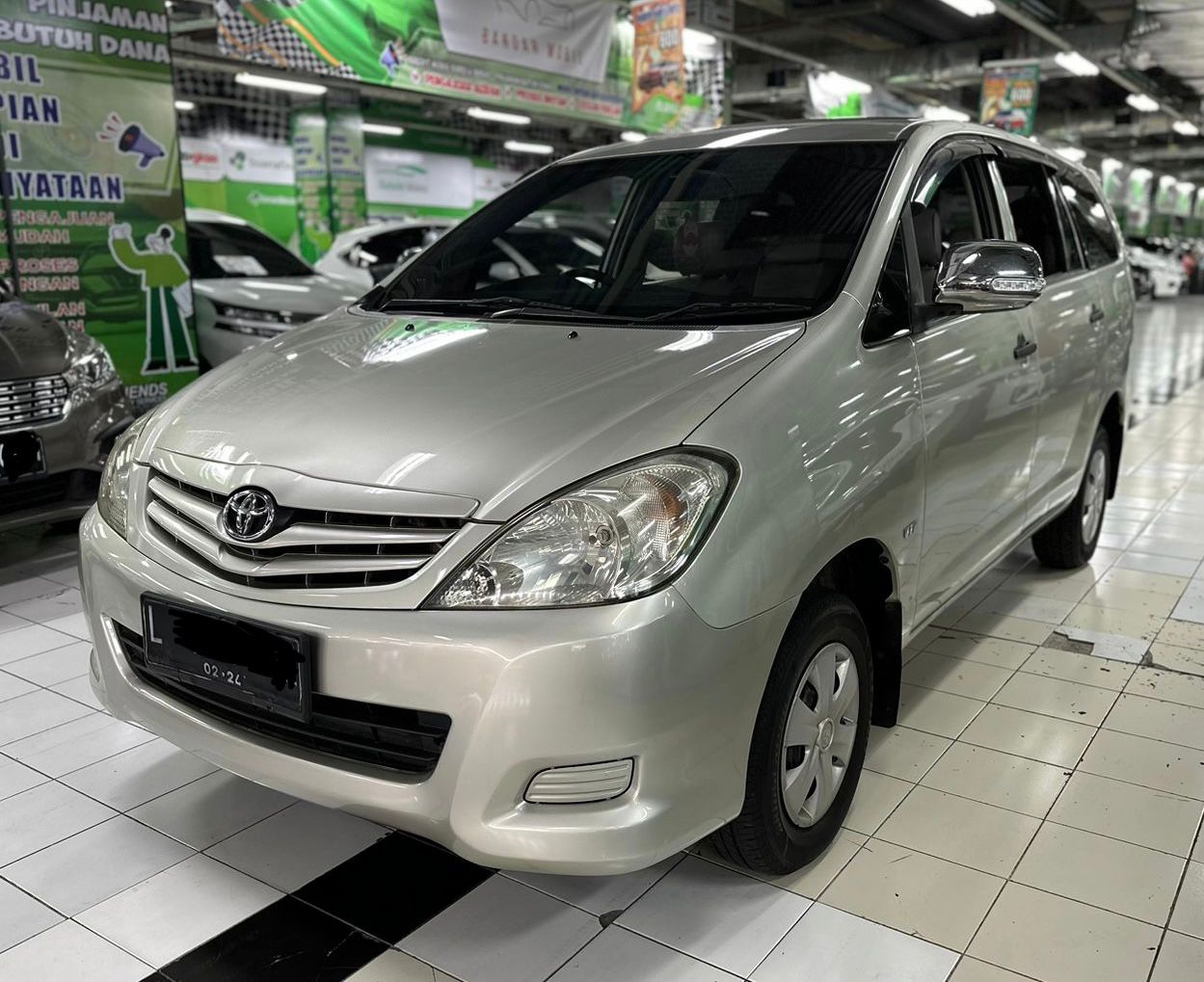 Second Hand 2010 Toyota Kijang  Second Hand 2010 Toyota Kijang