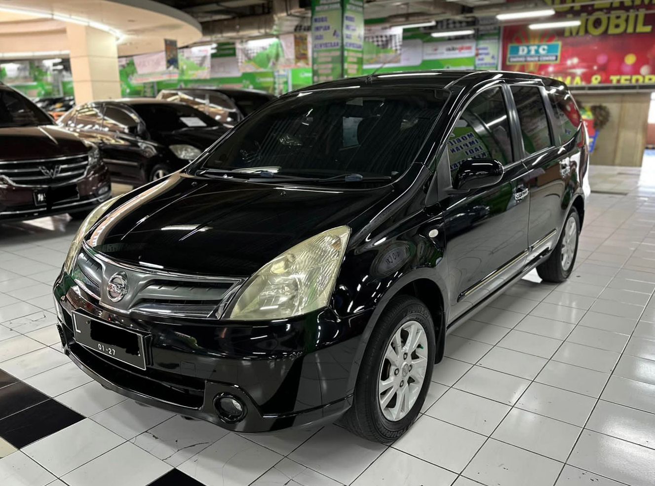 Second Hand 2011 Nissan Grand Livina Second Hand 2011 Nissan Grand Livina