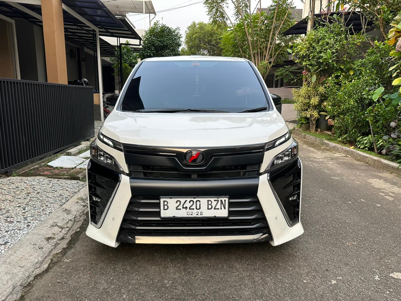 Second Hand 2017 Toyota Voxy Second Hand 2017 Toyota Voxy
