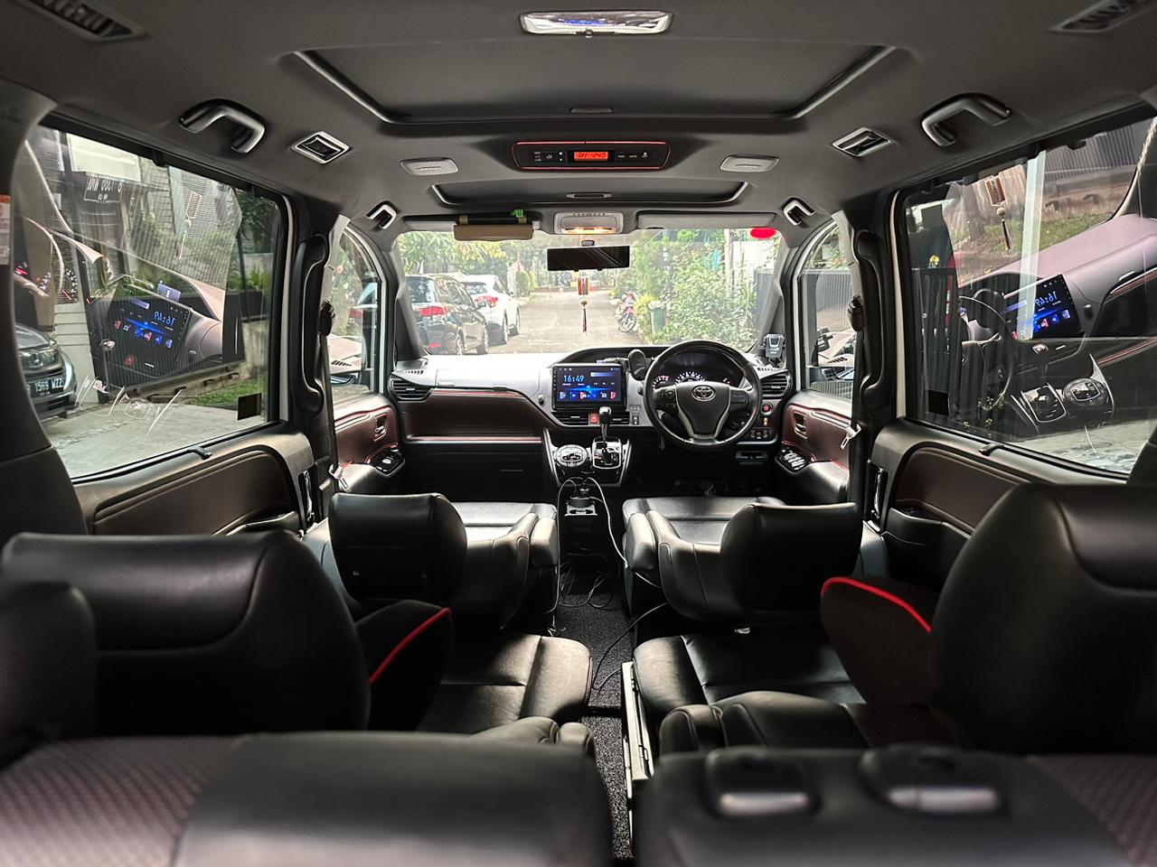 2017 Toyota Voxy 2017 Toyota Voxy