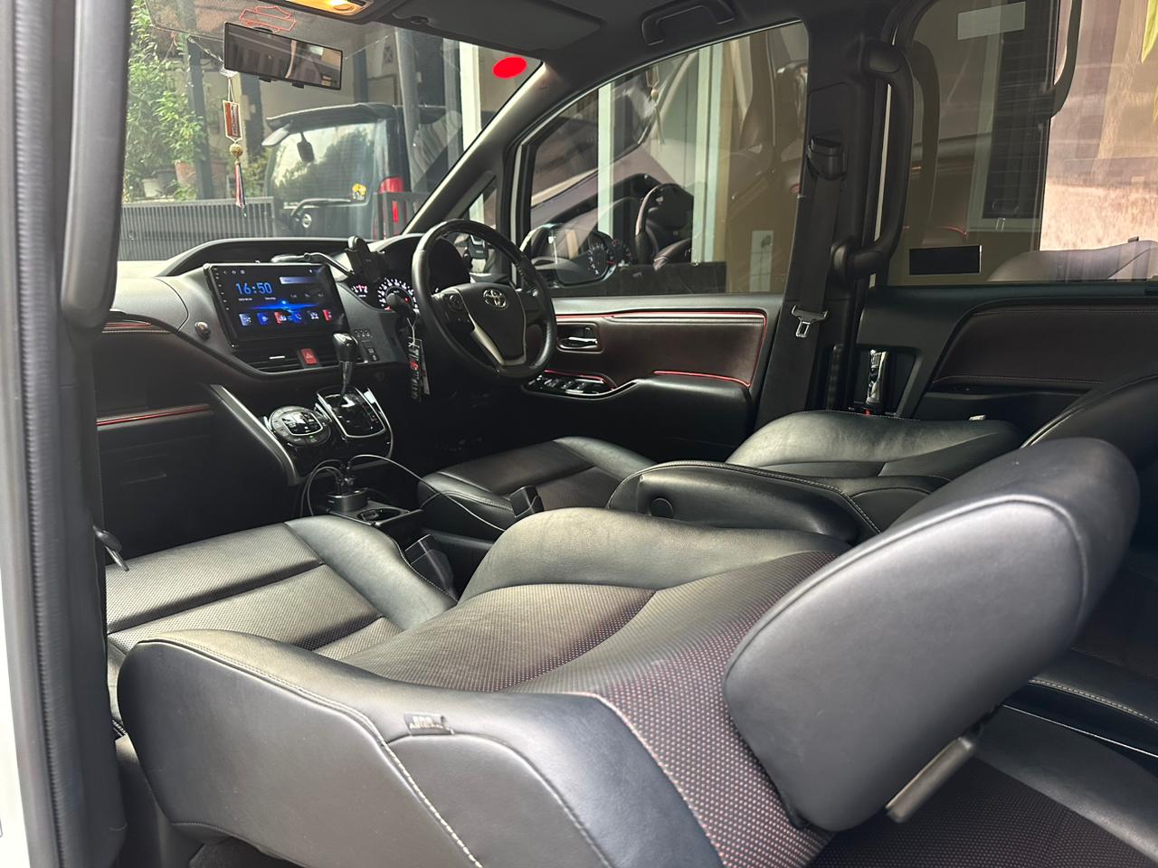 2017 Toyota Voxy 2017 Toyota Voxy