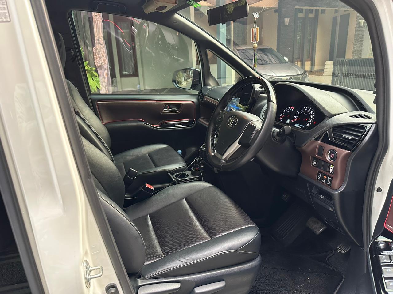 2017 Toyota Voxy 2017 Toyota Voxy