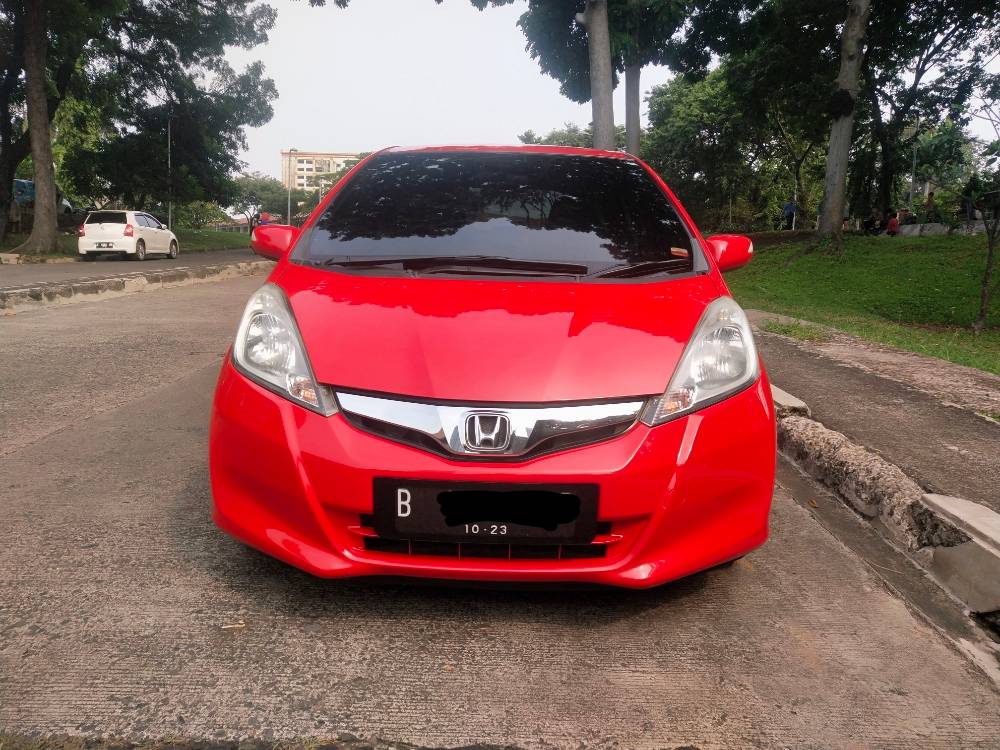 2013 Honda Jazz  1.5L S AT 1.5L S AT tua