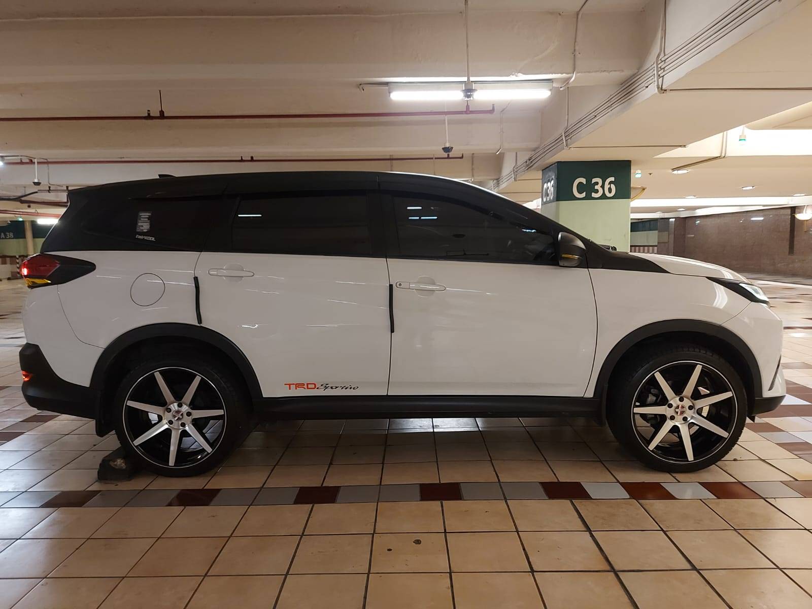 2018 Daihatsu Terios X M/T Deluxe 2018 Daihatsu Terios X M/T Deluxe