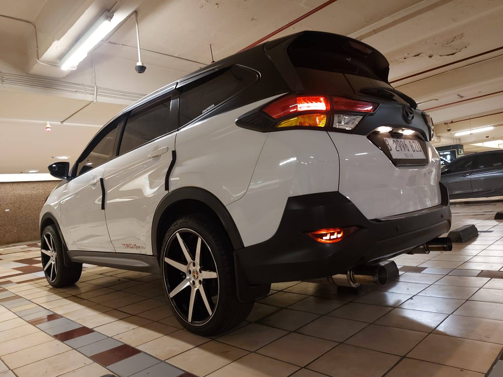 2018 Daihatsu Terios X M/T Deluxe 2018 Daihatsu Terios X M/T Deluxe