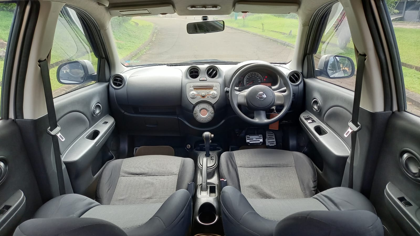 2011 Nissan March  1.2 XS AT 2011 Nissan March  1.2 XS AT