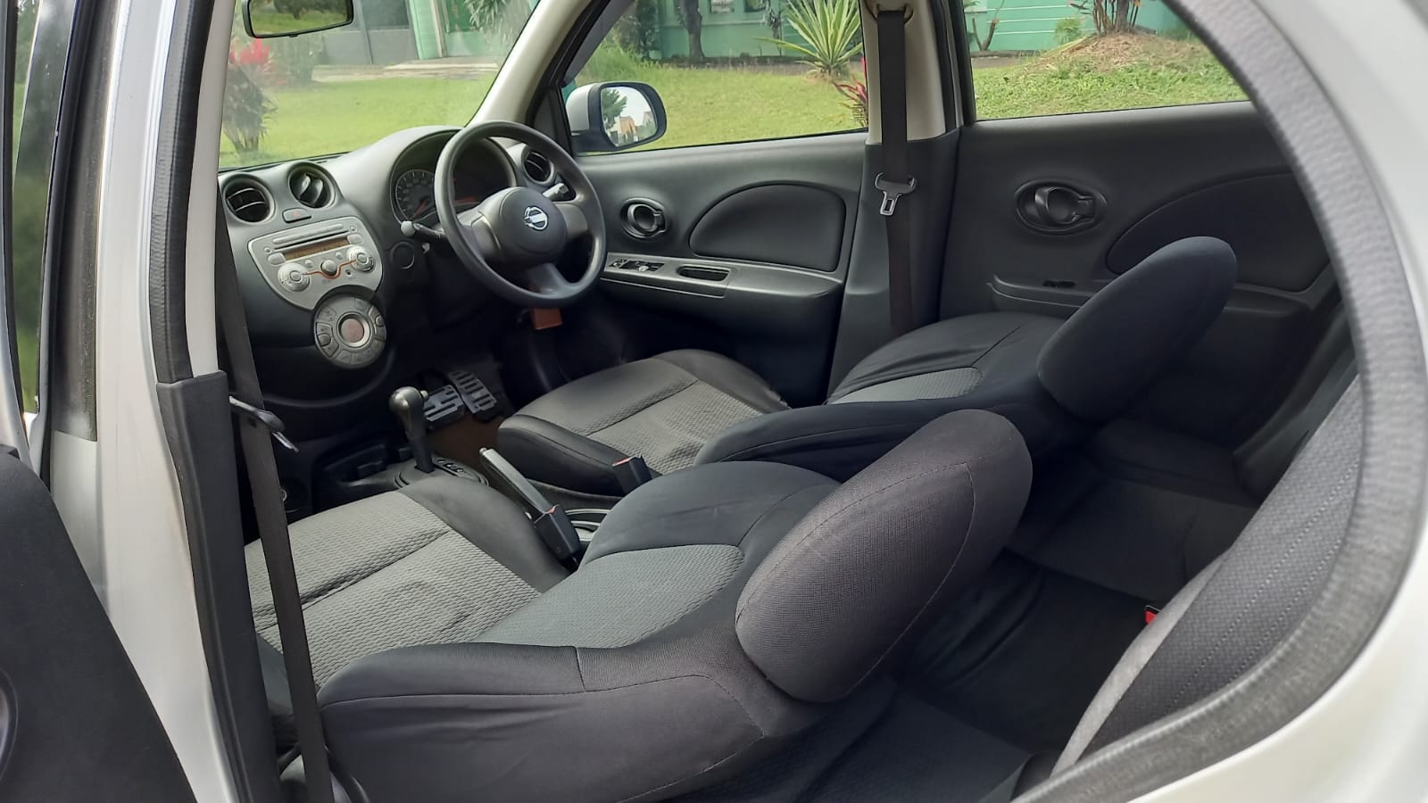 2011 Nissan March  1.2 XS AT 2011 Nissan March  1.2 XS AT