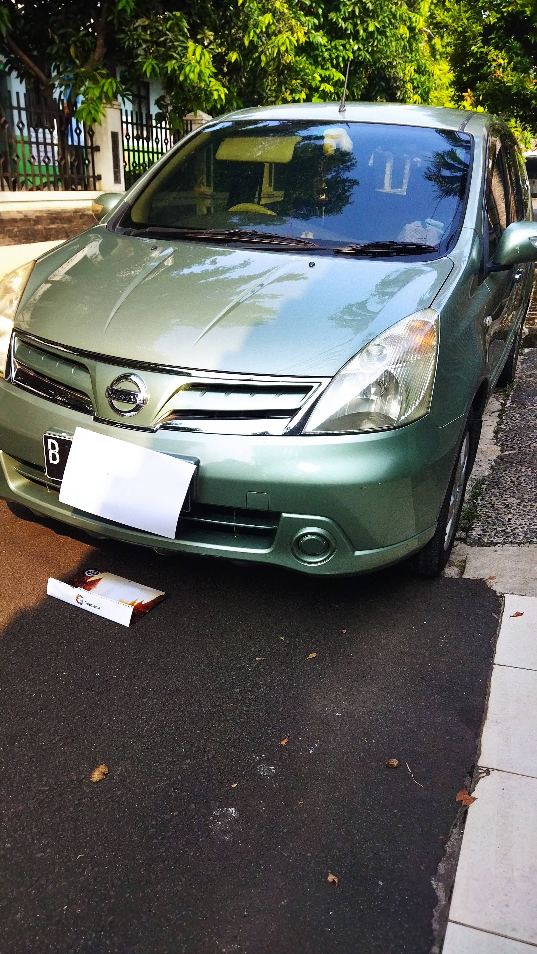 2010 Nissan Grand Livina 1.5 XV CVT Bekas 2010 Nissan Grand Livina 1.5 XV CVT Bekas