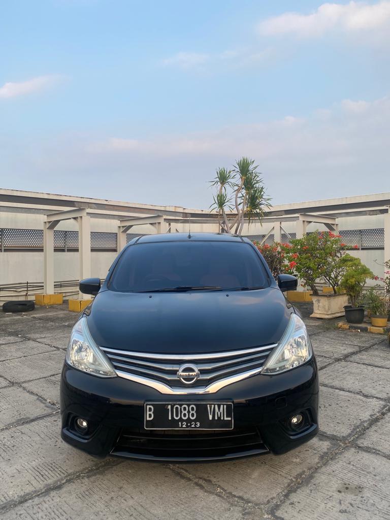 2013 Nissan Grand Livina  1.5 XV AT 2013 Nissan Grand Livina  1.5 XV AT