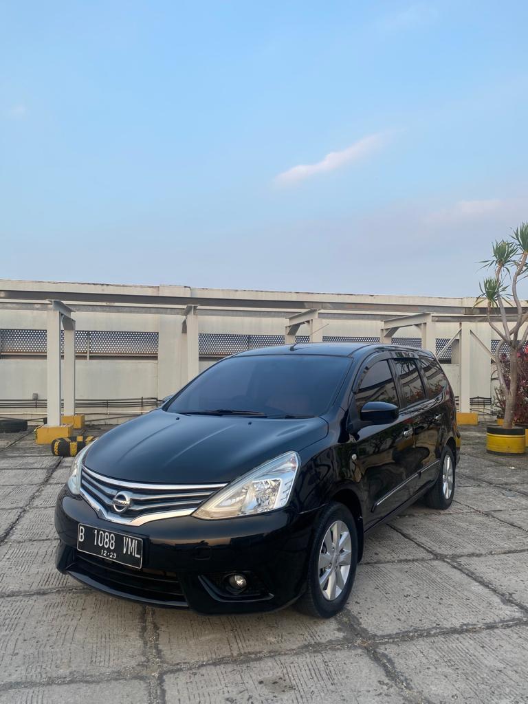 2013 Nissan Grand Livina  1.5 XV AT 2013 Nissan Grand Livina  1.5 XV AT