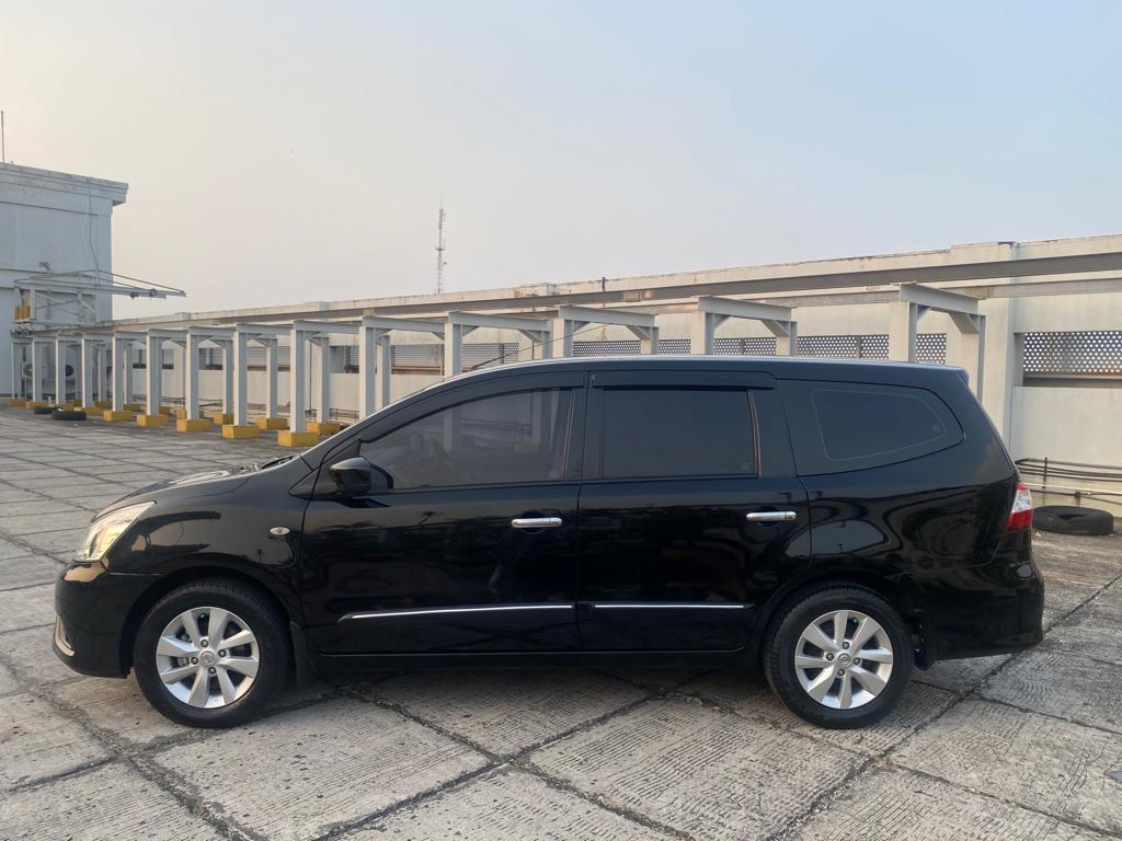 2013 Nissan Grand Livina  1.5 XV AT 2013 Nissan Grand Livina  1.5 XV AT