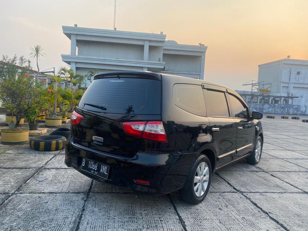 2013 Nissan Grand Livina  1.5 XV AT 2013 Nissan Grand Livina  1.5 XV AT