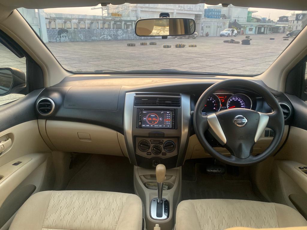 2013 Nissan Grand Livina  1.5 XV AT 2013 Nissan Grand Livina  1.5 XV AT