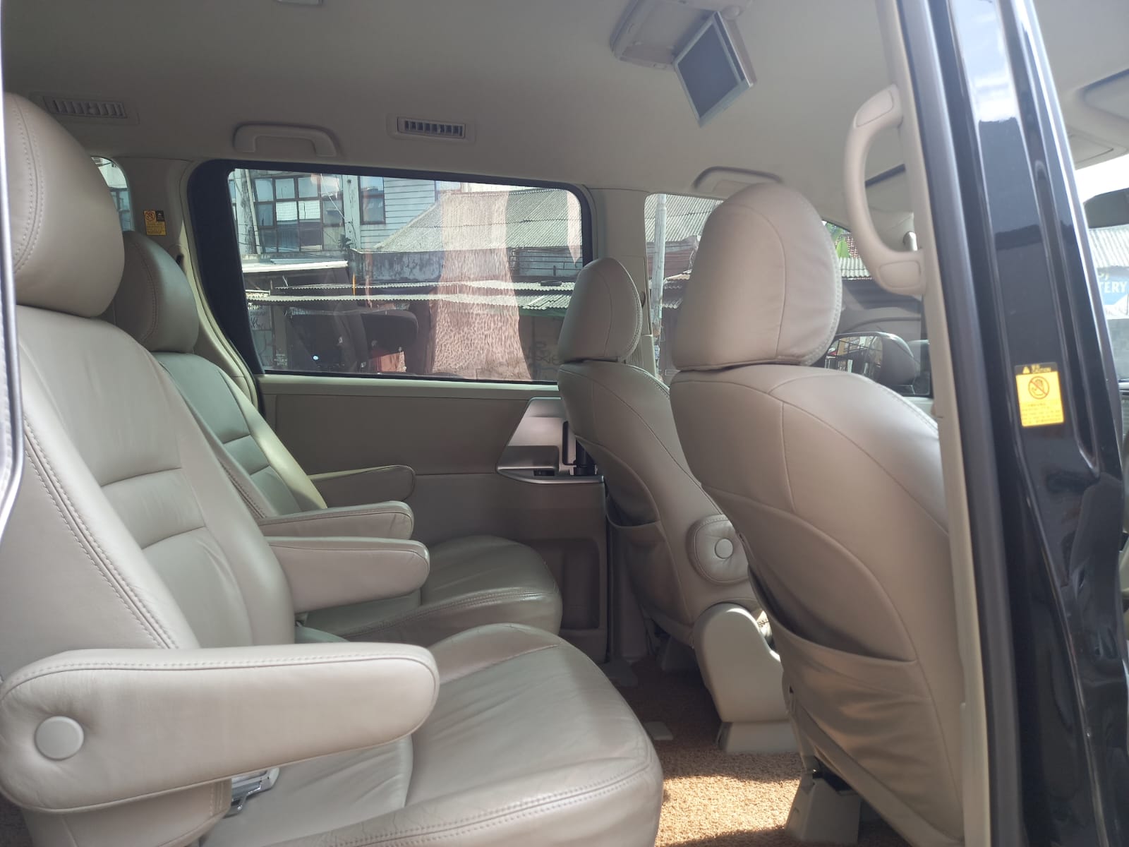 2013 Toyota NAV1  VAtLuxury 2013 Toyota NAV1  VAtLuxury