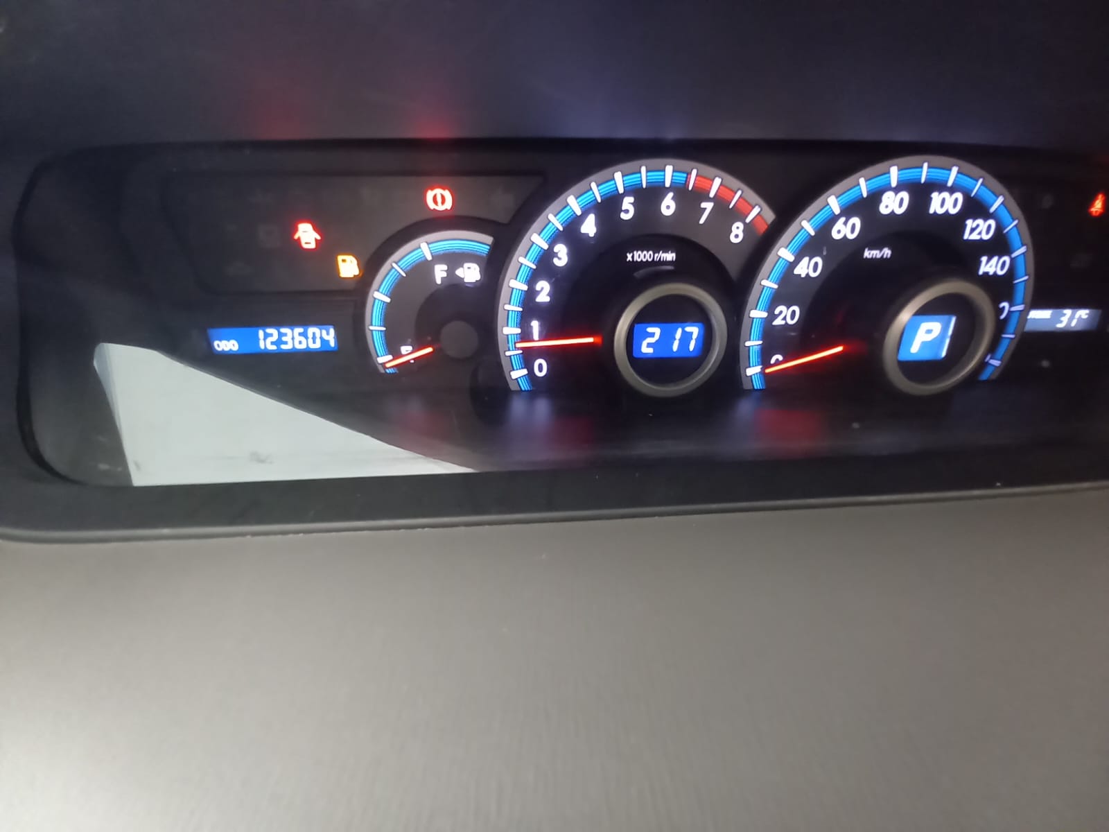 2013 Toyota NAV1  VAtLuxury 2013 Toyota NAV1  VAtLuxury