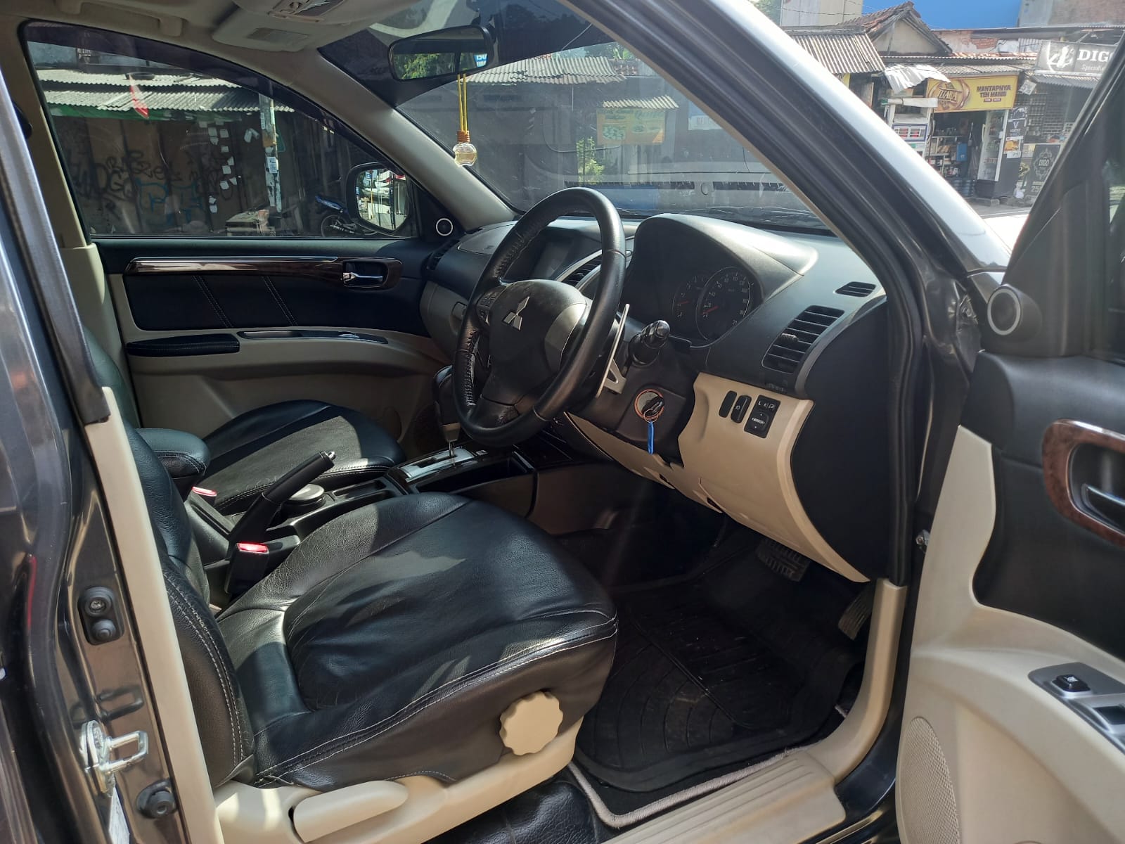 2013 Mitsubishi Pajero Sport 2013 Mitsubishi Pajero Sport