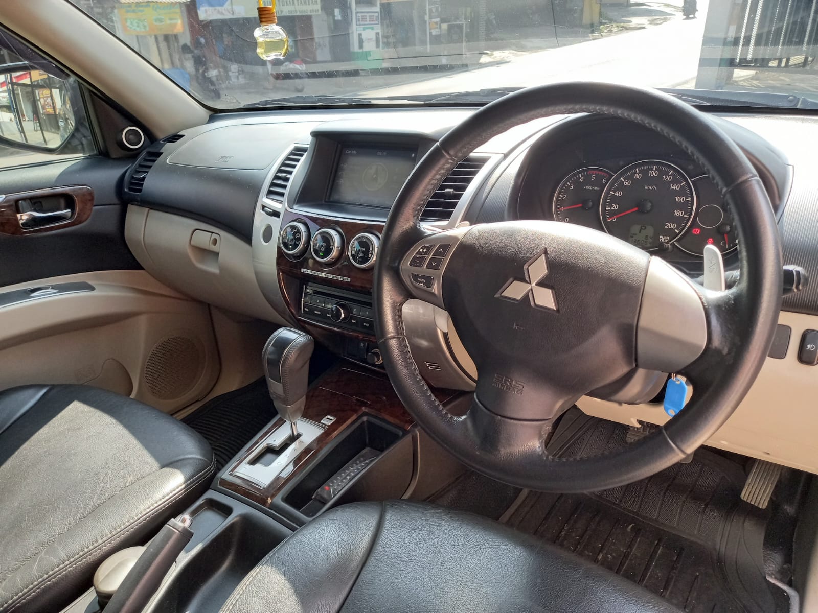 2013 Mitsubishi Pajero Sport 2013 Mitsubishi Pajero Sport