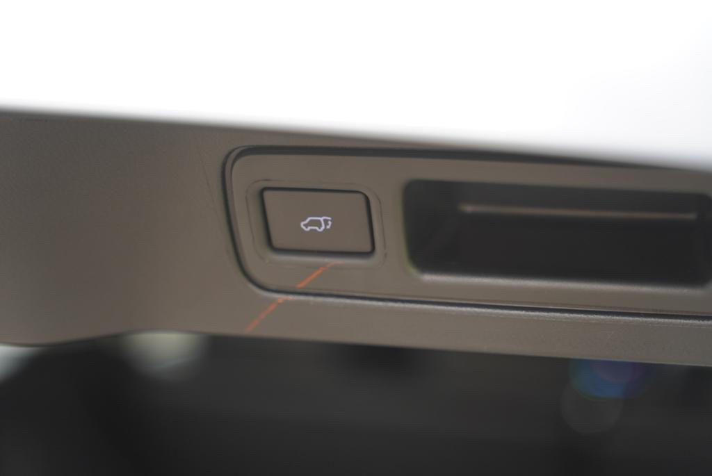 2022 Toyota Fortuner 4x2 2.8 GR Sport AT DSL 2022 Toyota Fortuner 4x2 2.8 GR Sport AT DSL