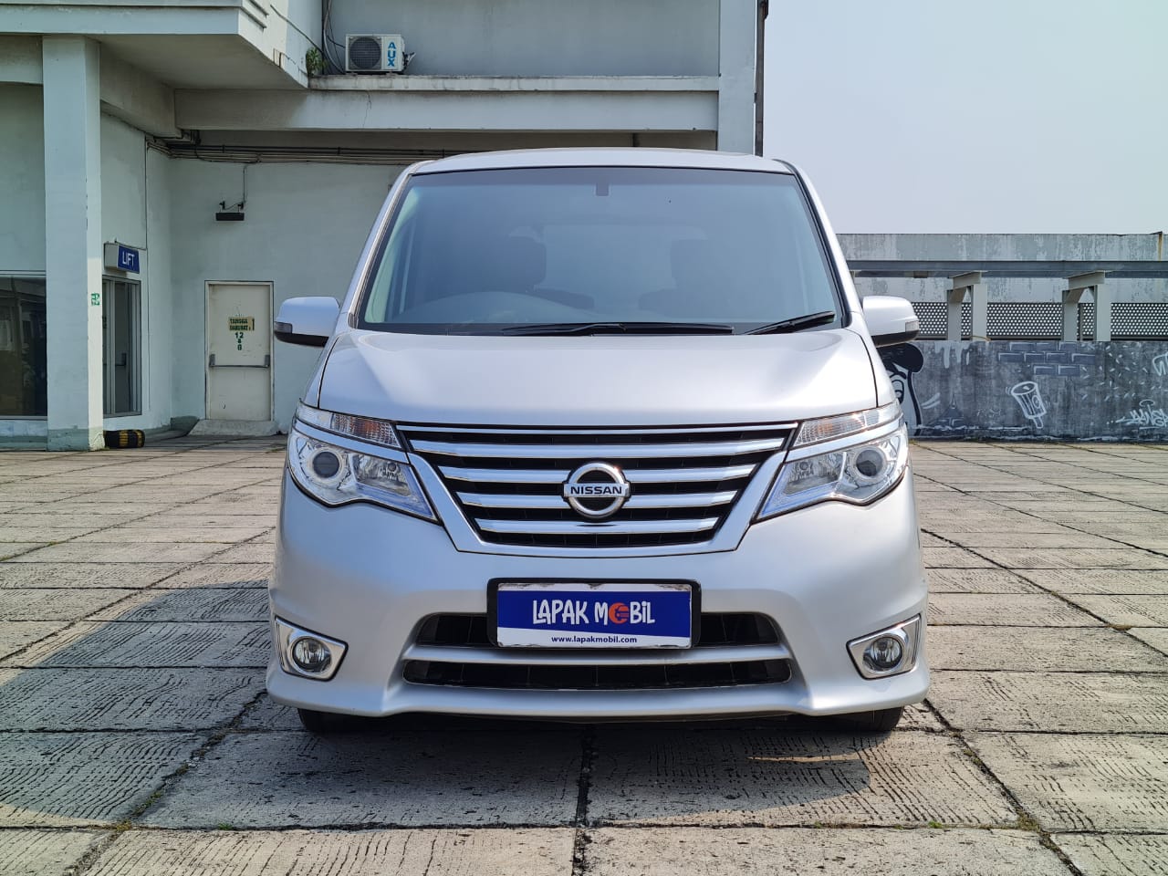 Second Hand 2016 Nissan Serena Second Hand 2016 Nissan Serena
