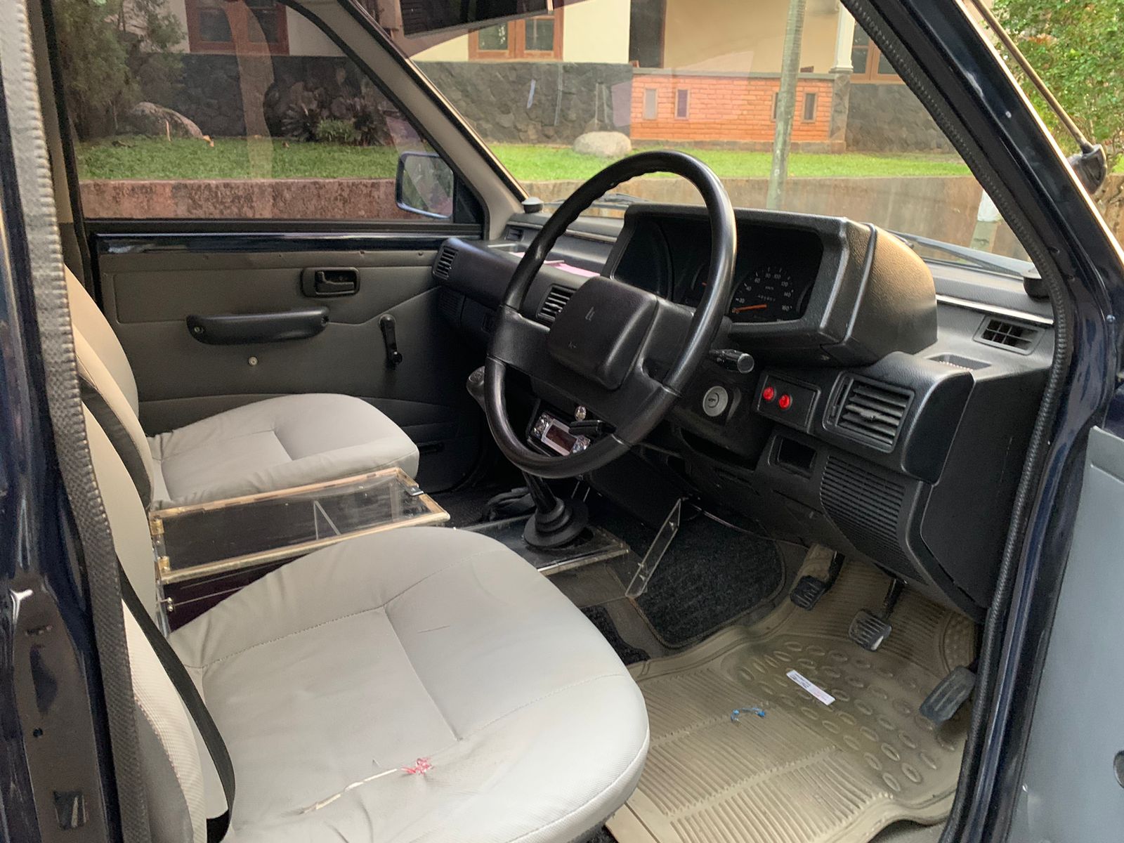 1998 Isuzu Panther 1998 Isuzu Panther