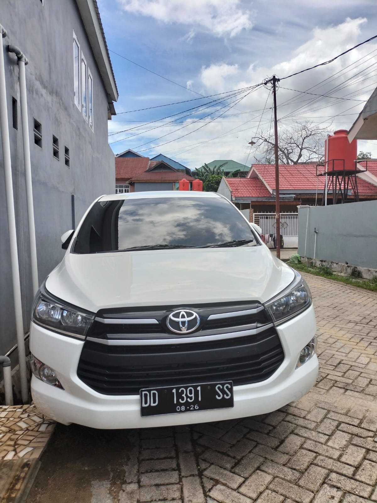 2016 Toyota Kijang Innova 2.0 G AT Bekas 2016 Toyota Kijang Innova 2.0 G AT Bekas